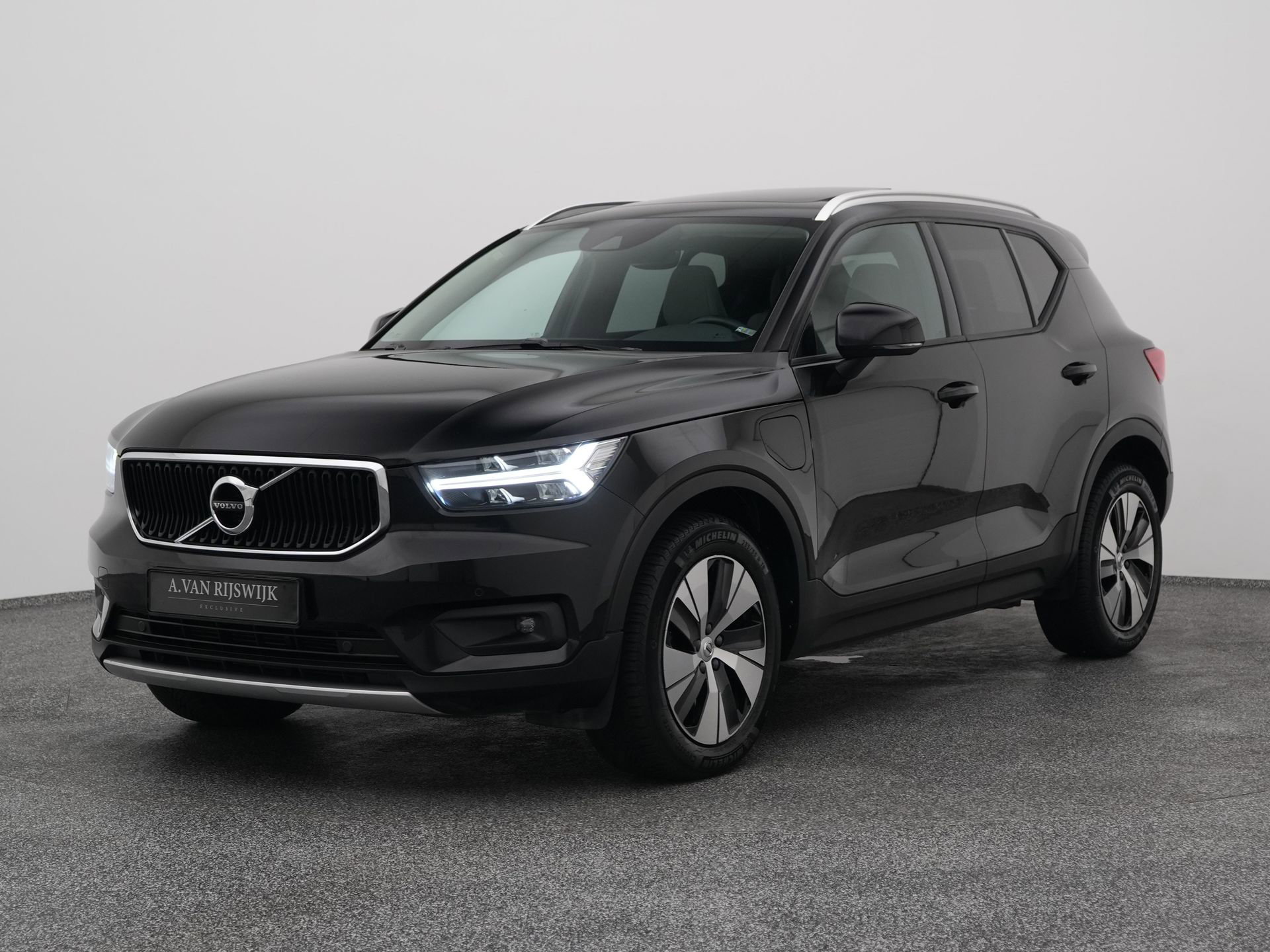 Volvo XC40 met kenteken KKP-32-S – vooraanzicht