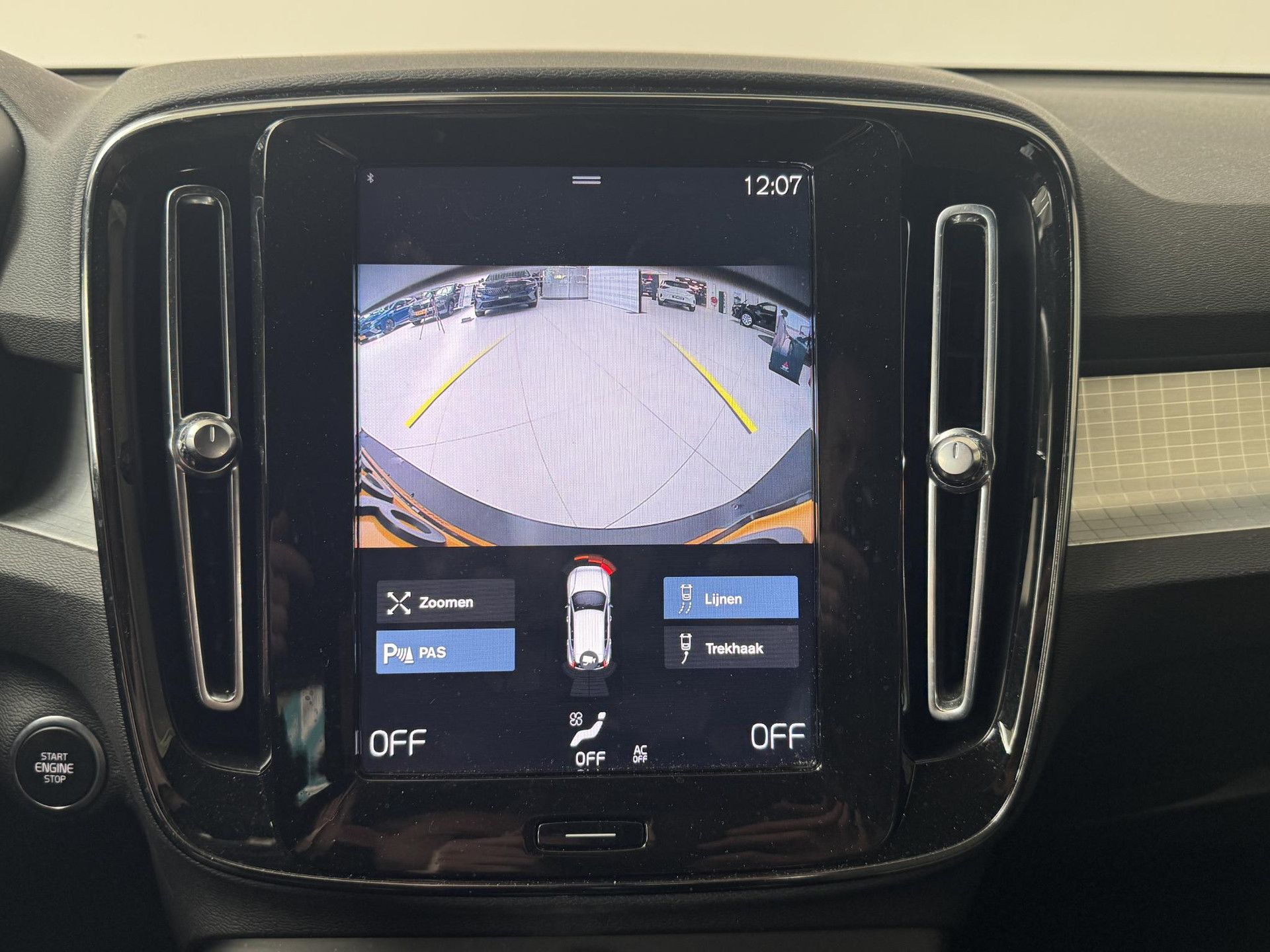 Volvo XC40 met kenteken P-256-BD – detailfoto