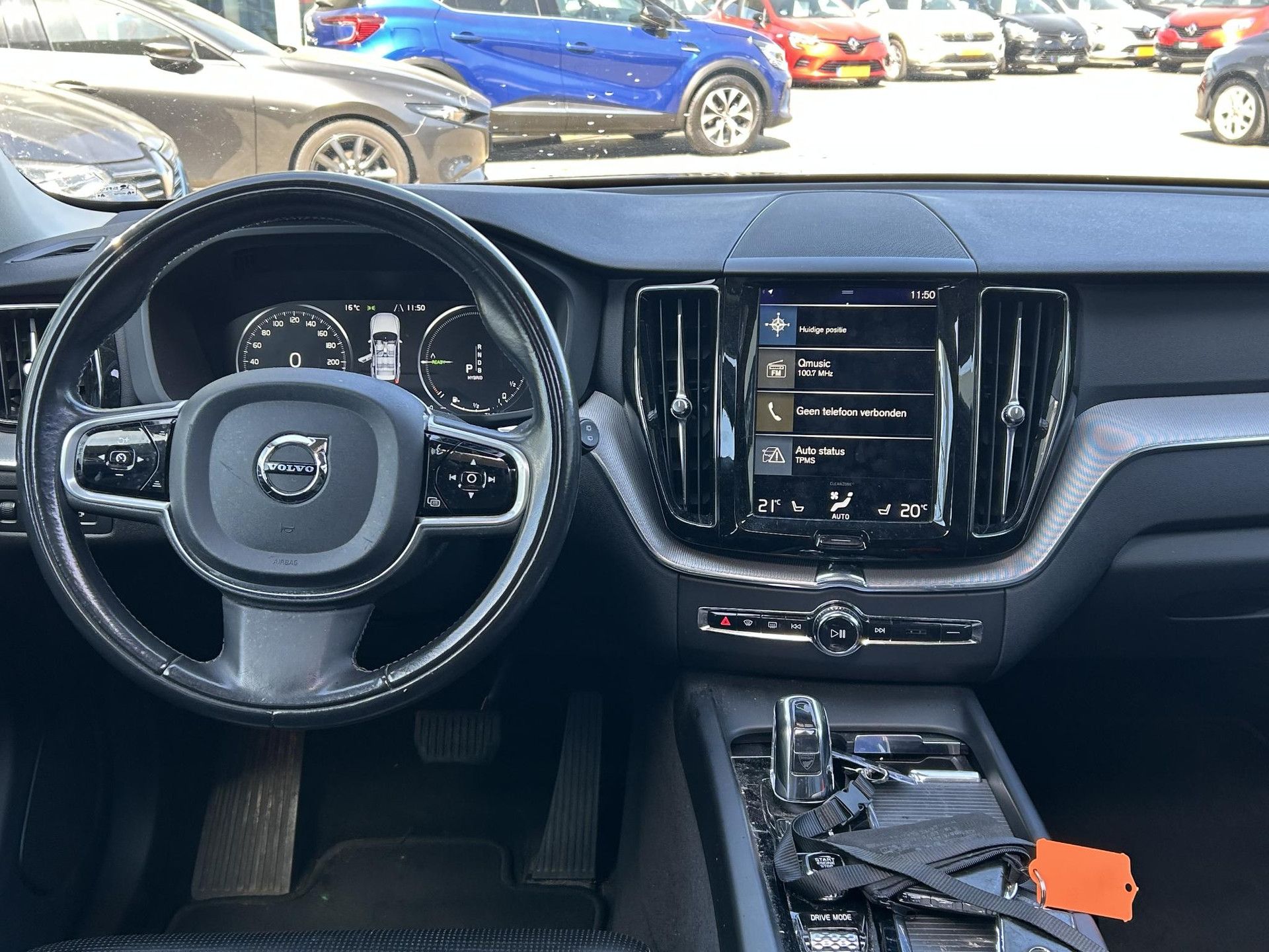 Volvo XC60 met kenteken K-137-RB – interieur