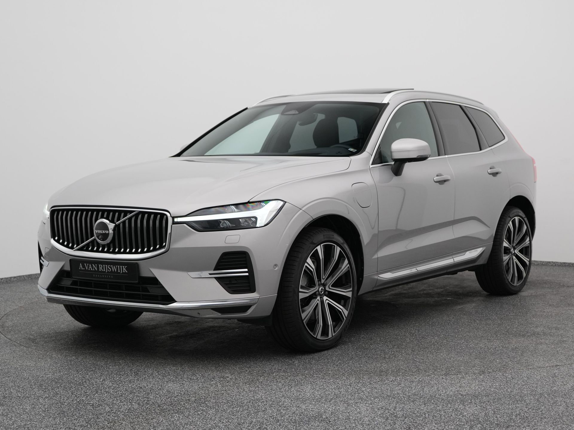 Volvo XC60 met kenteken KFV-08-X – vooraanzicht