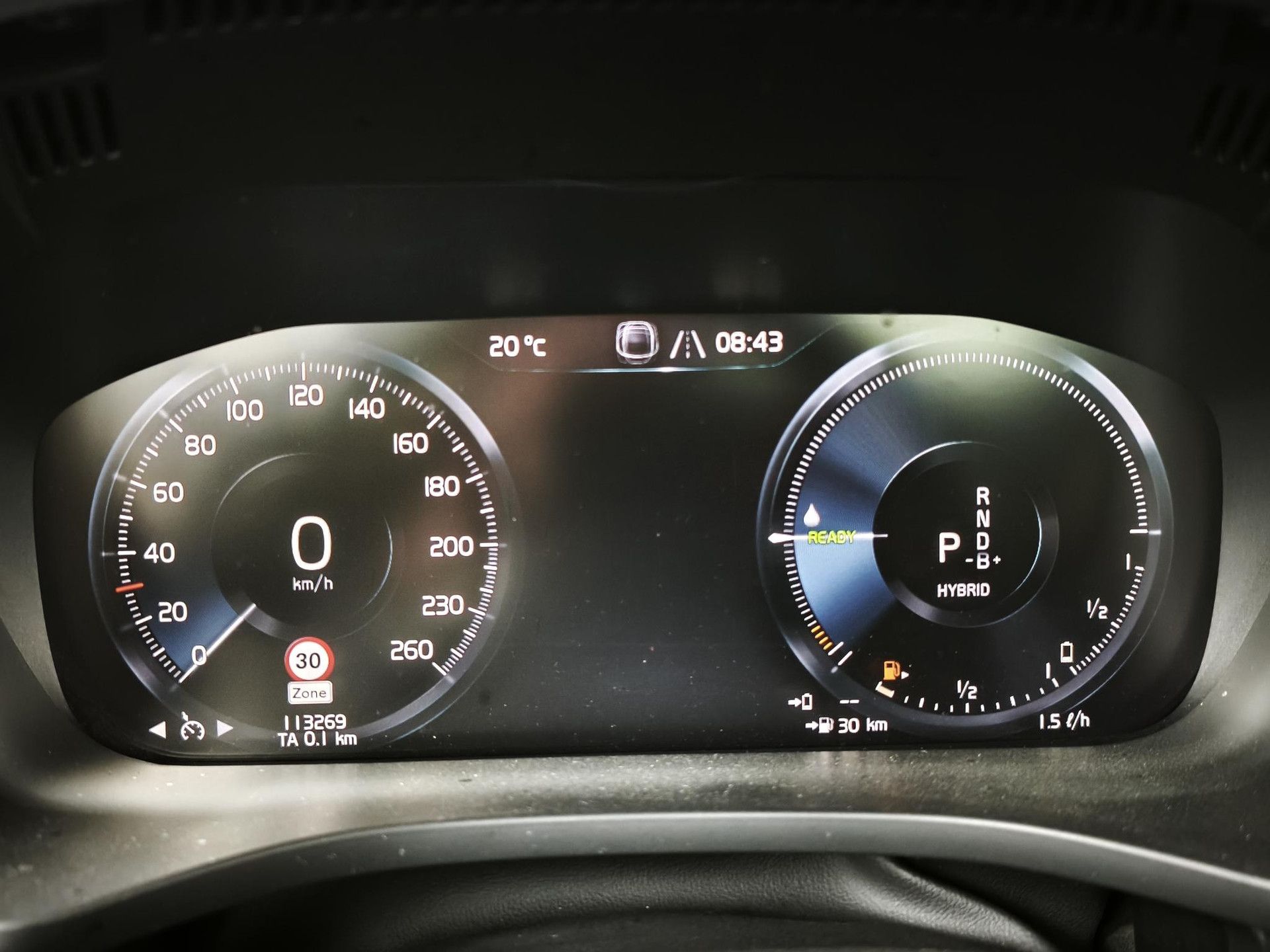 Volvo XC60 met kenteken KGV-97-R – dashboard