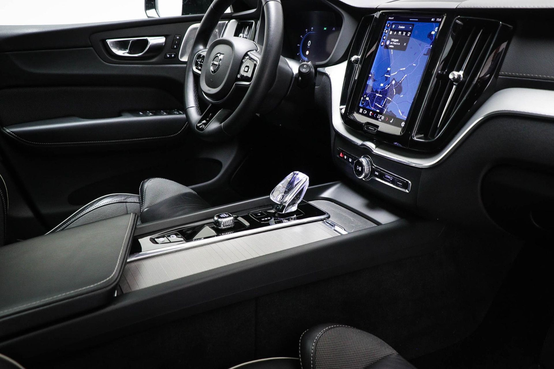 Volvo XC60 met kenteken S-347-SH – dashboard