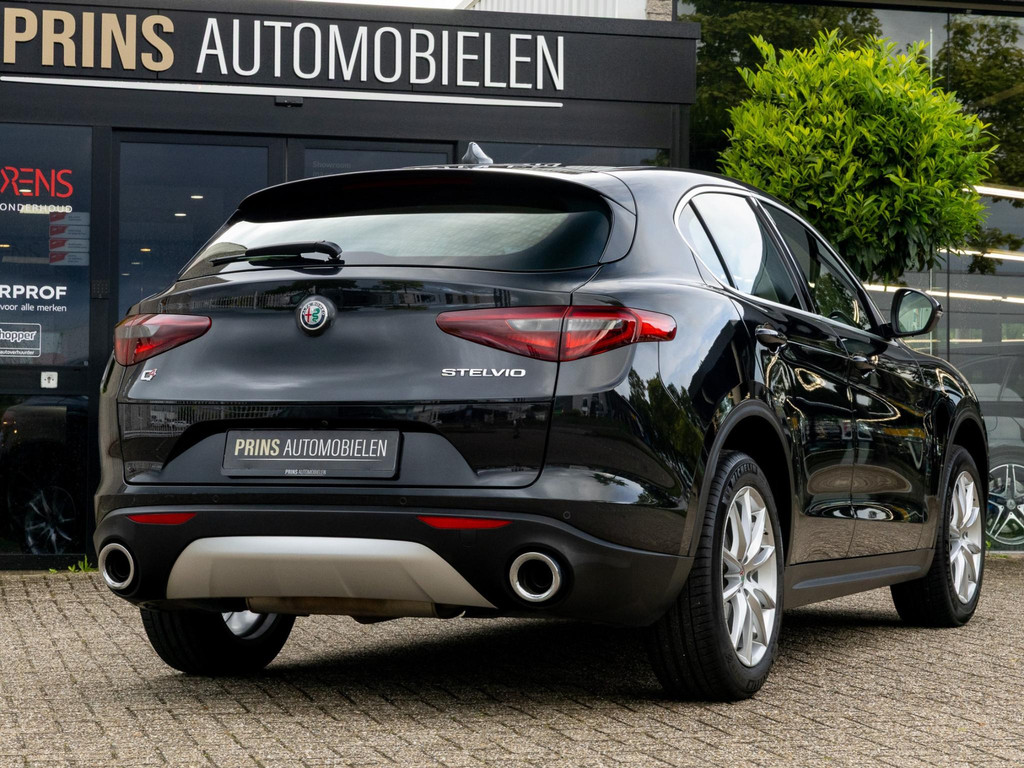 Alfa Romeo Stelvio – achteraanzicht