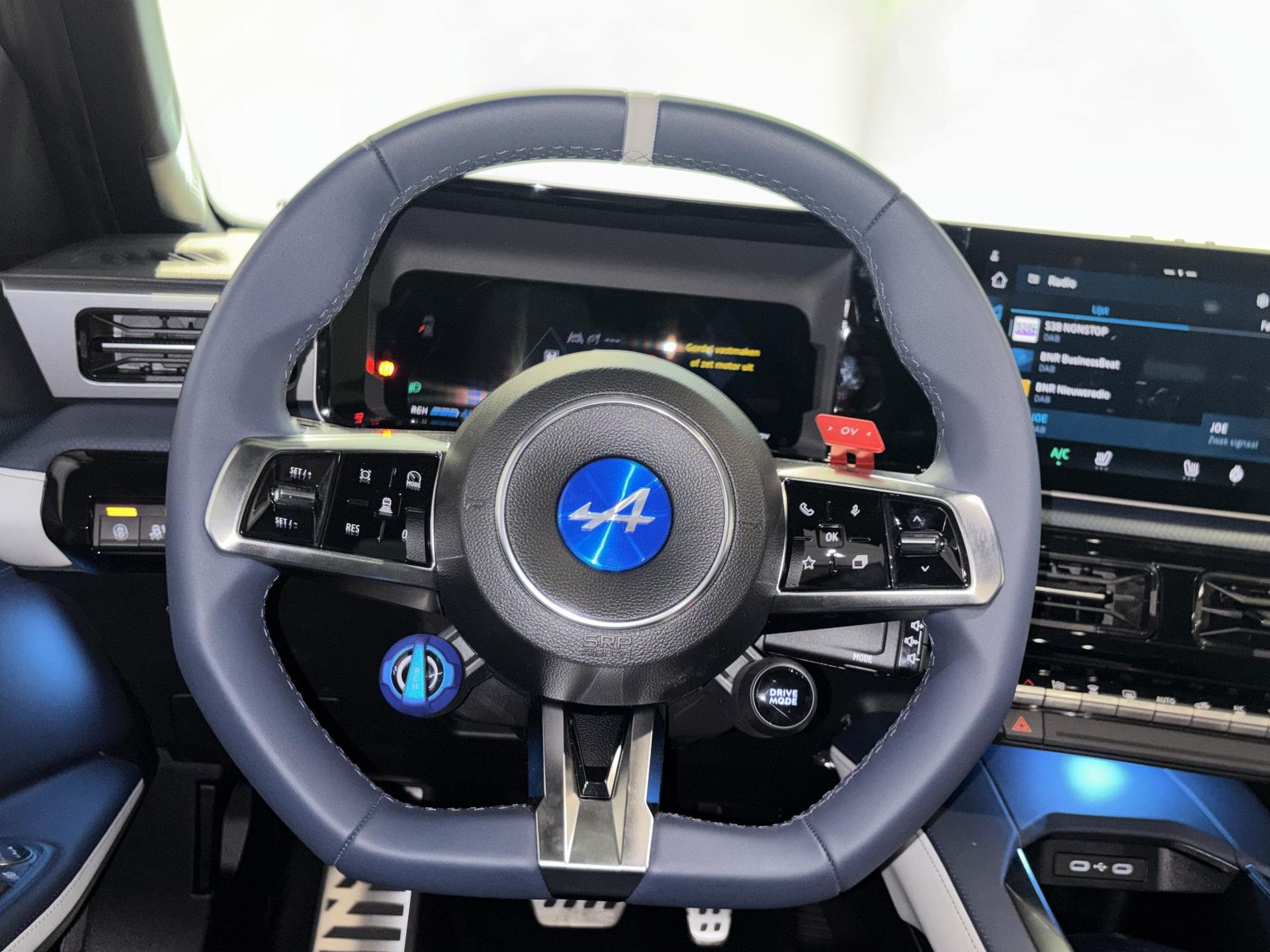 Alpine A290 met kenteken JLF-12-Z – dashboard