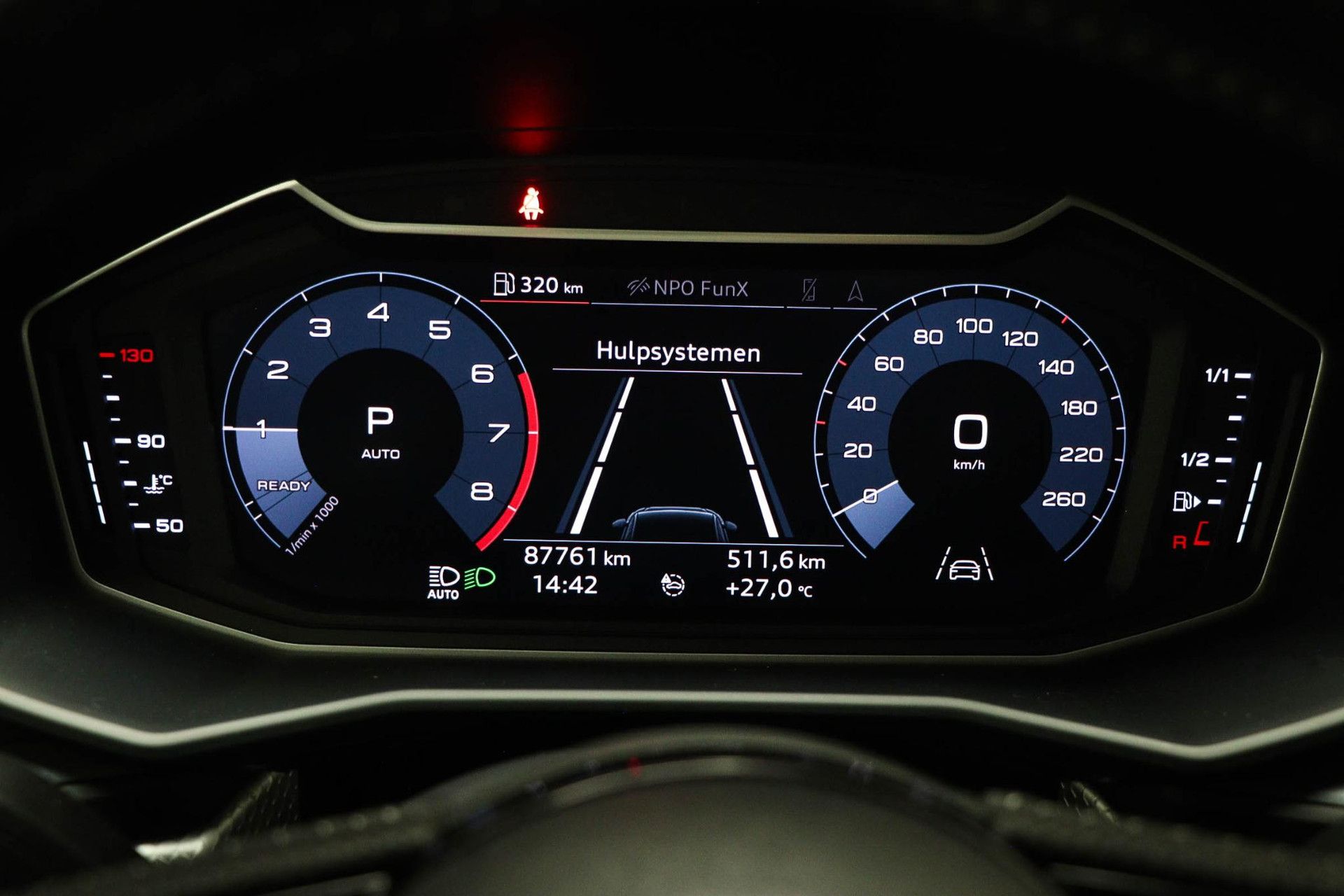 Audi A1 met kenteken X-192-FB – dashboard