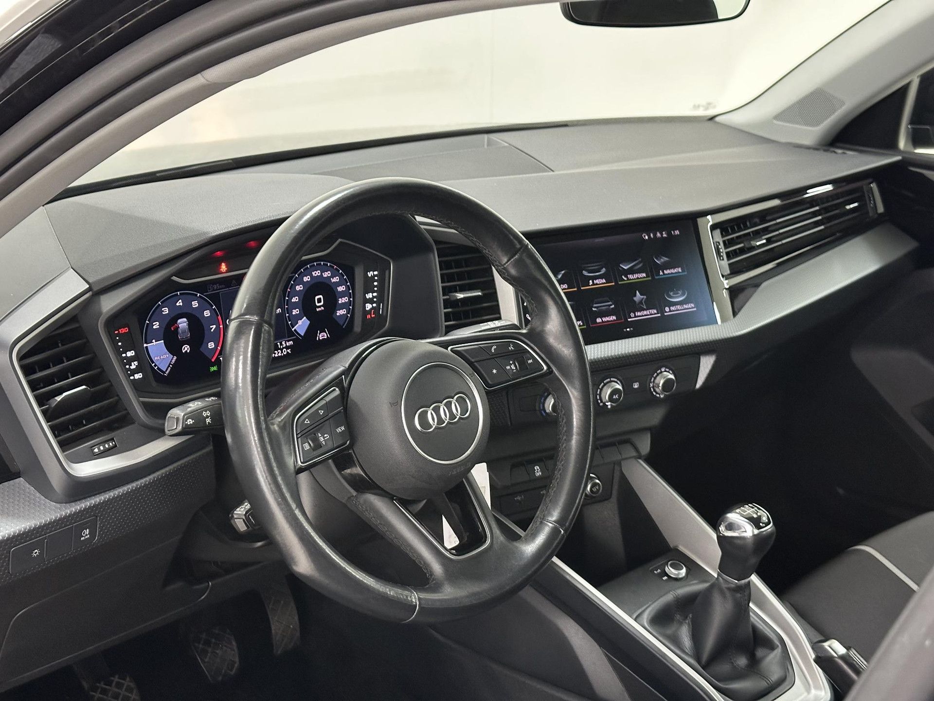 Audi A1Sportback met kenteken K-272-ZB – interieur