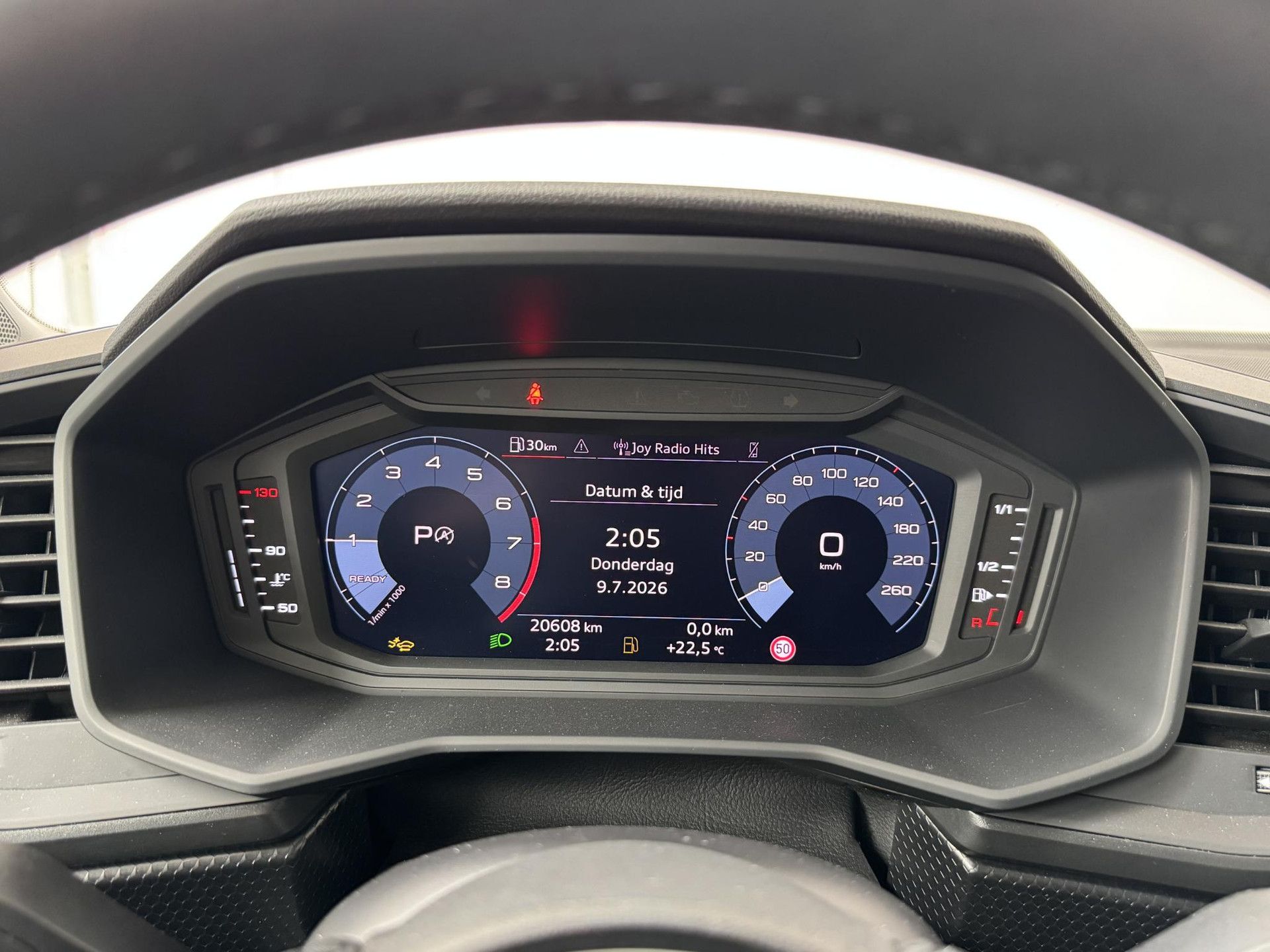 Audi A1Sportback met kenteken KDT-23-X – dashboard