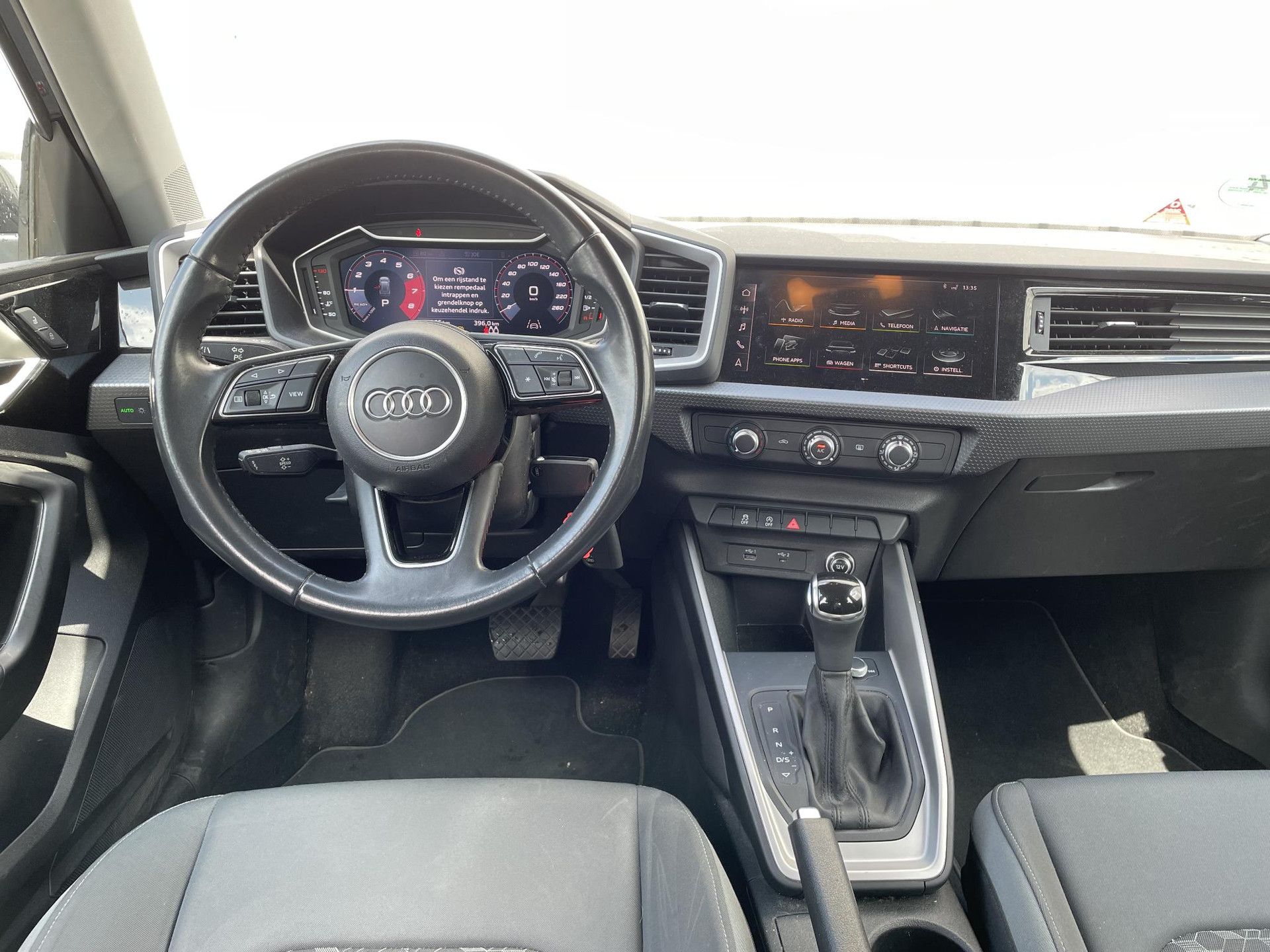 Audi A1Sportback met kenteken ZD-930-J – interieur