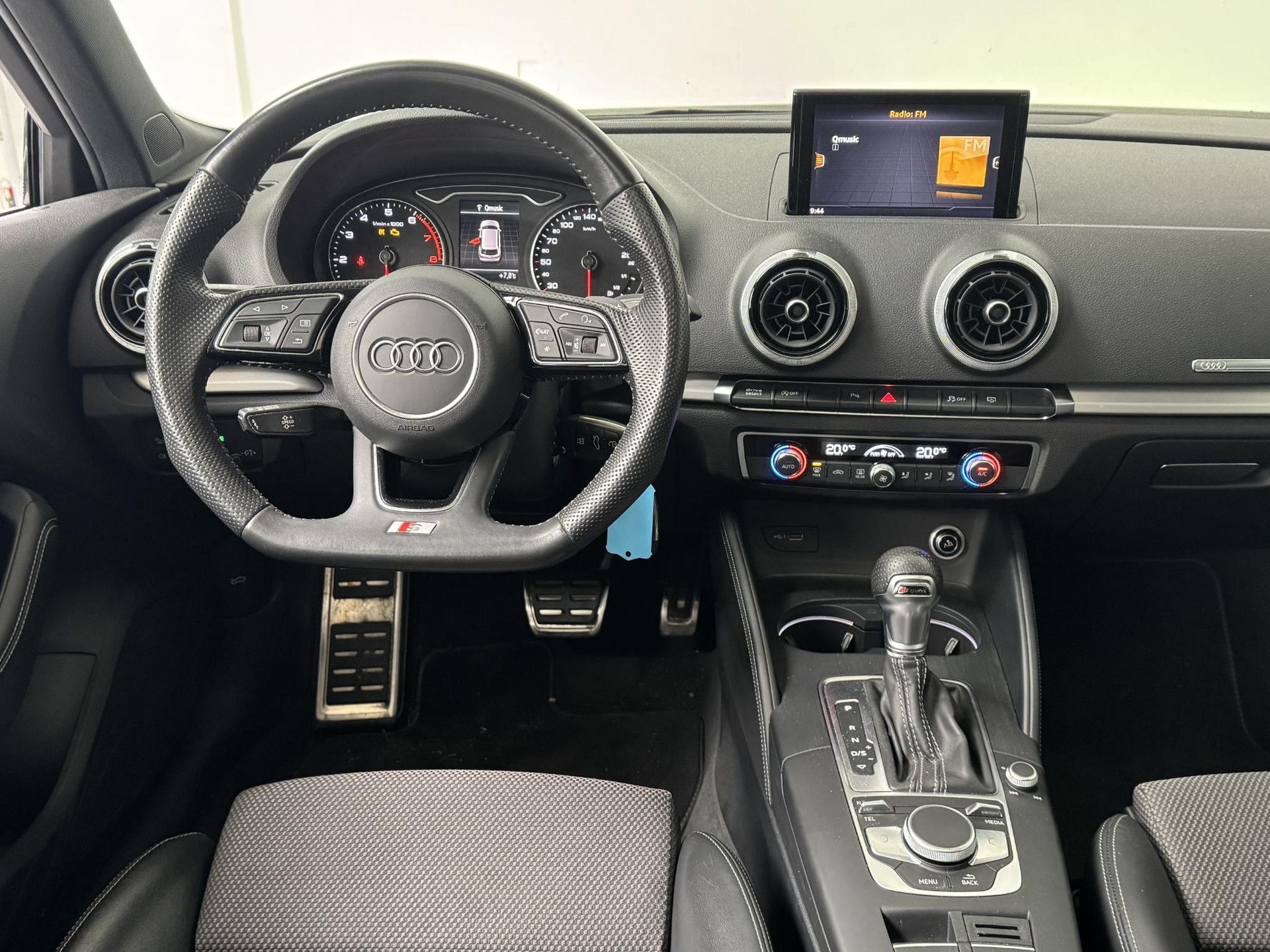 Audi A3 met kenteken P-626-PL – interieur