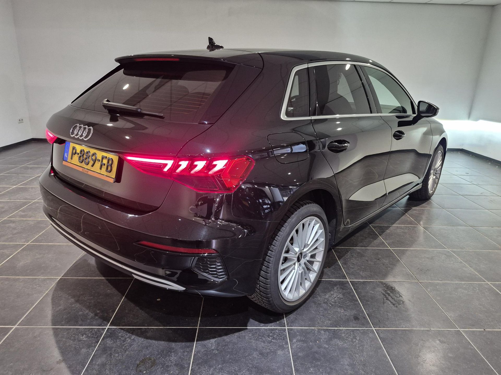 Audi A3 met kenteken P-889-FB – achteraanzicht