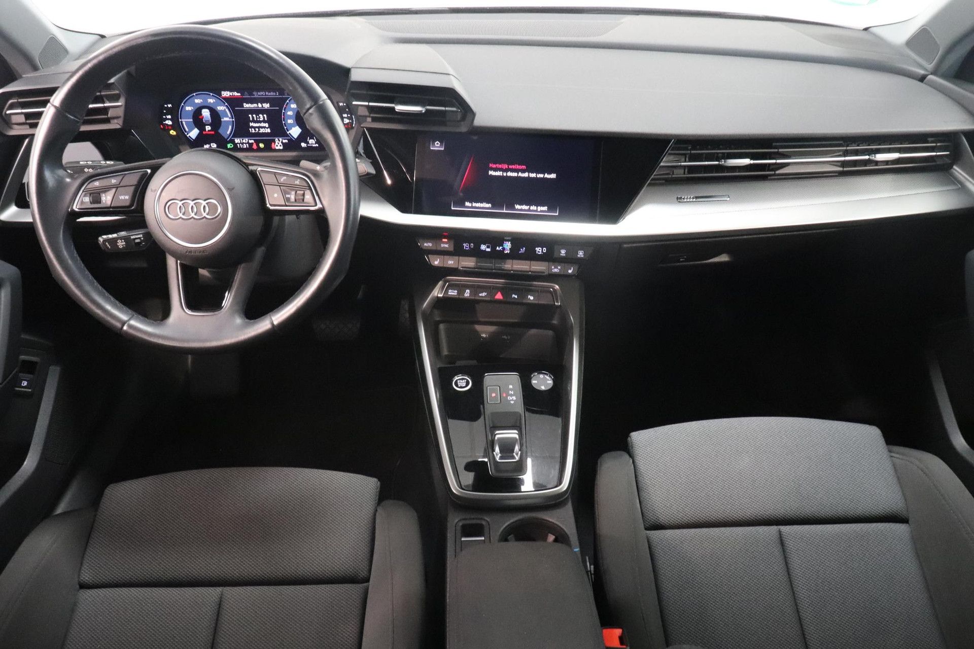 Audi A3 met kenteken T-510-RB – interieur