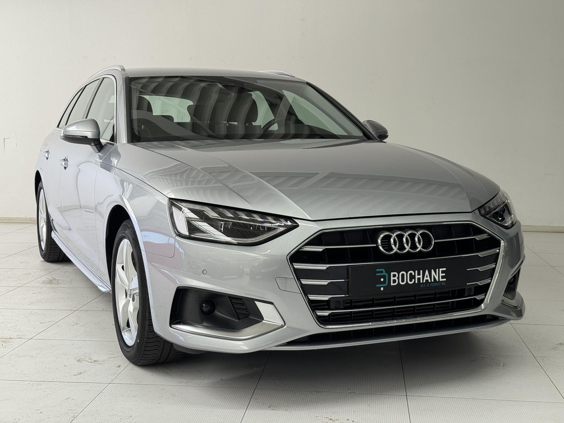 Audi A4 met kenteken T-916-VV – detailfoto