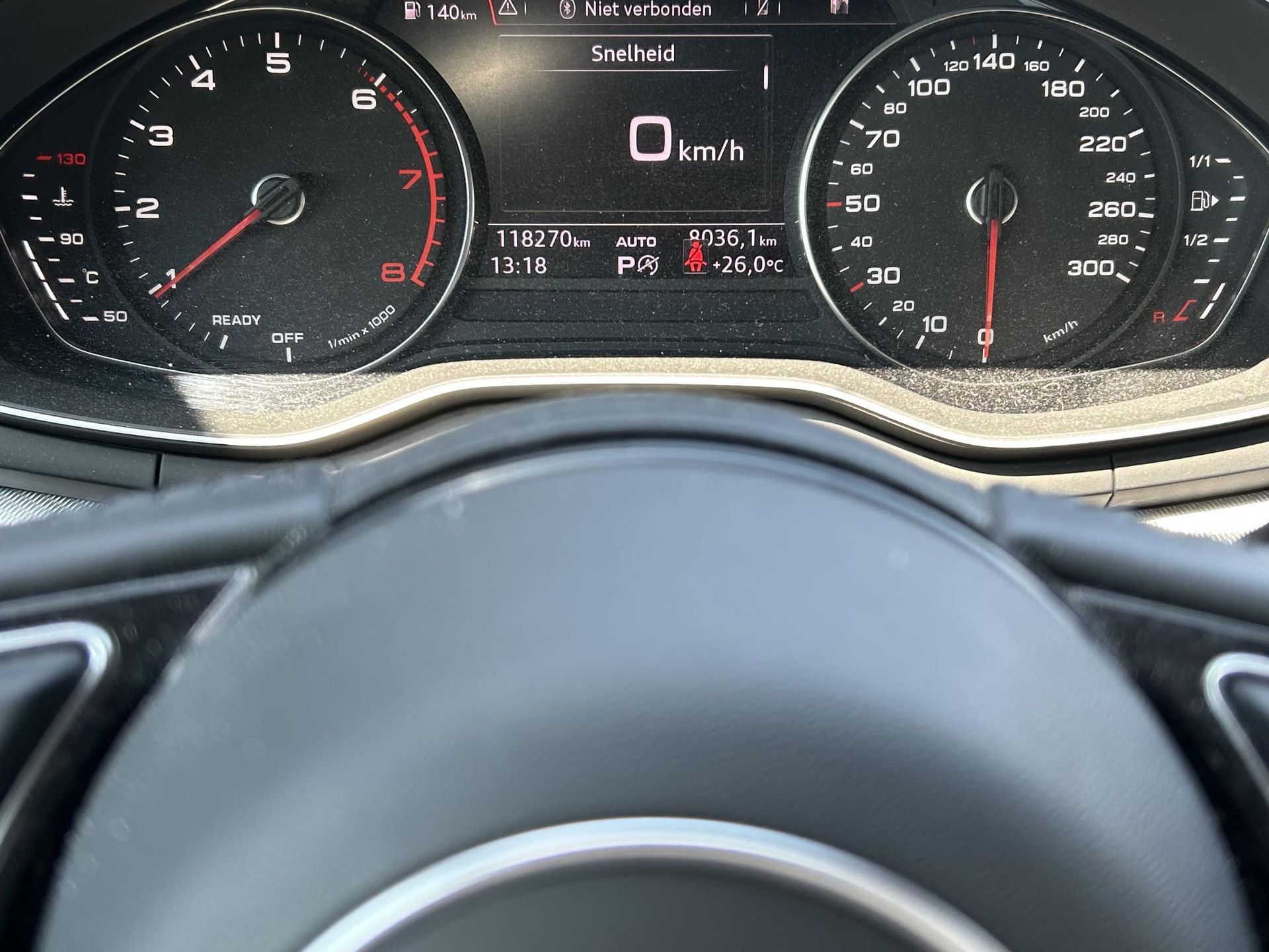 Audi A4 met kenteken ZN-361-T – interieur