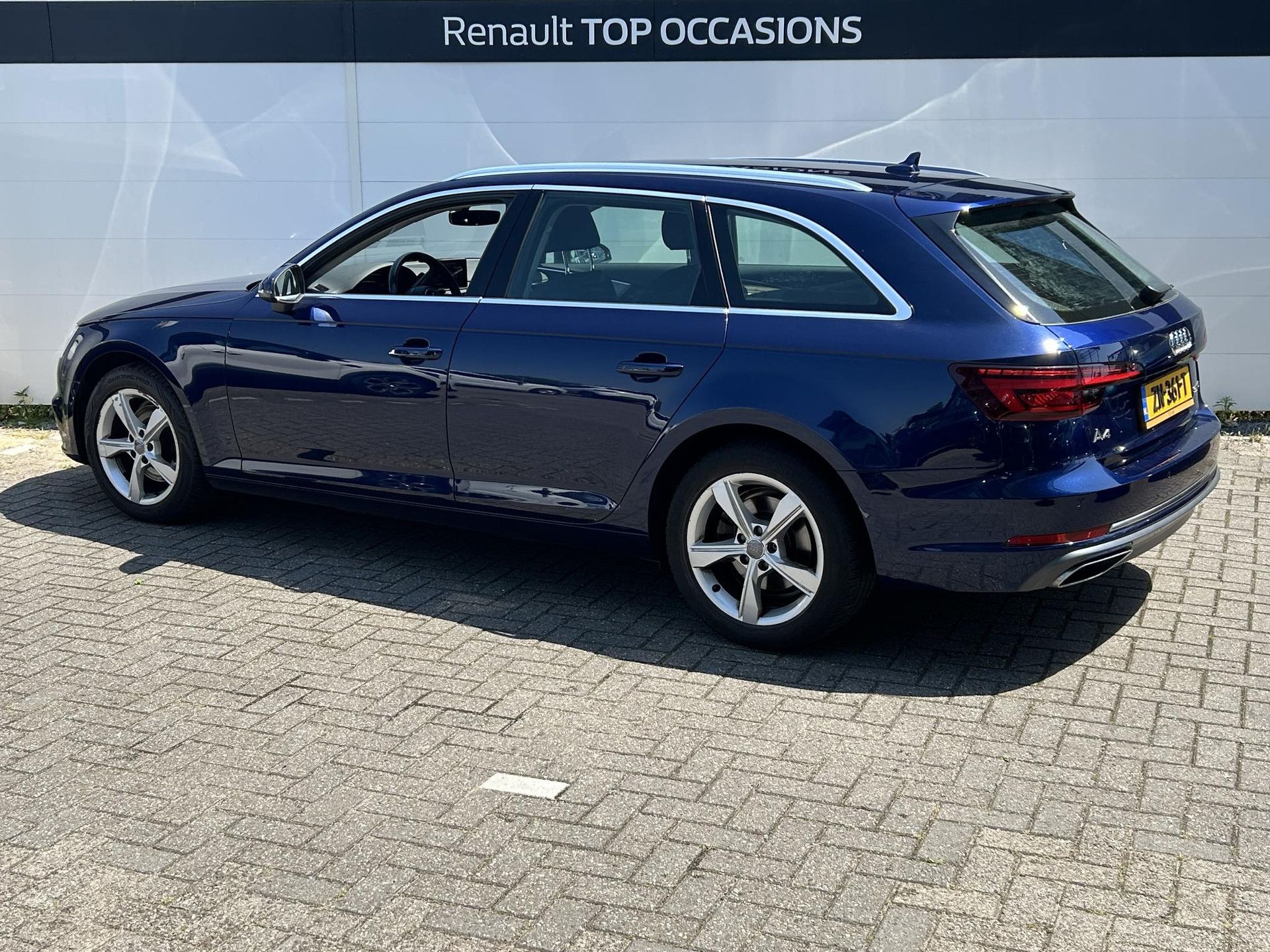 Audi A4 met kenteken ZN-361-T – detailfoto