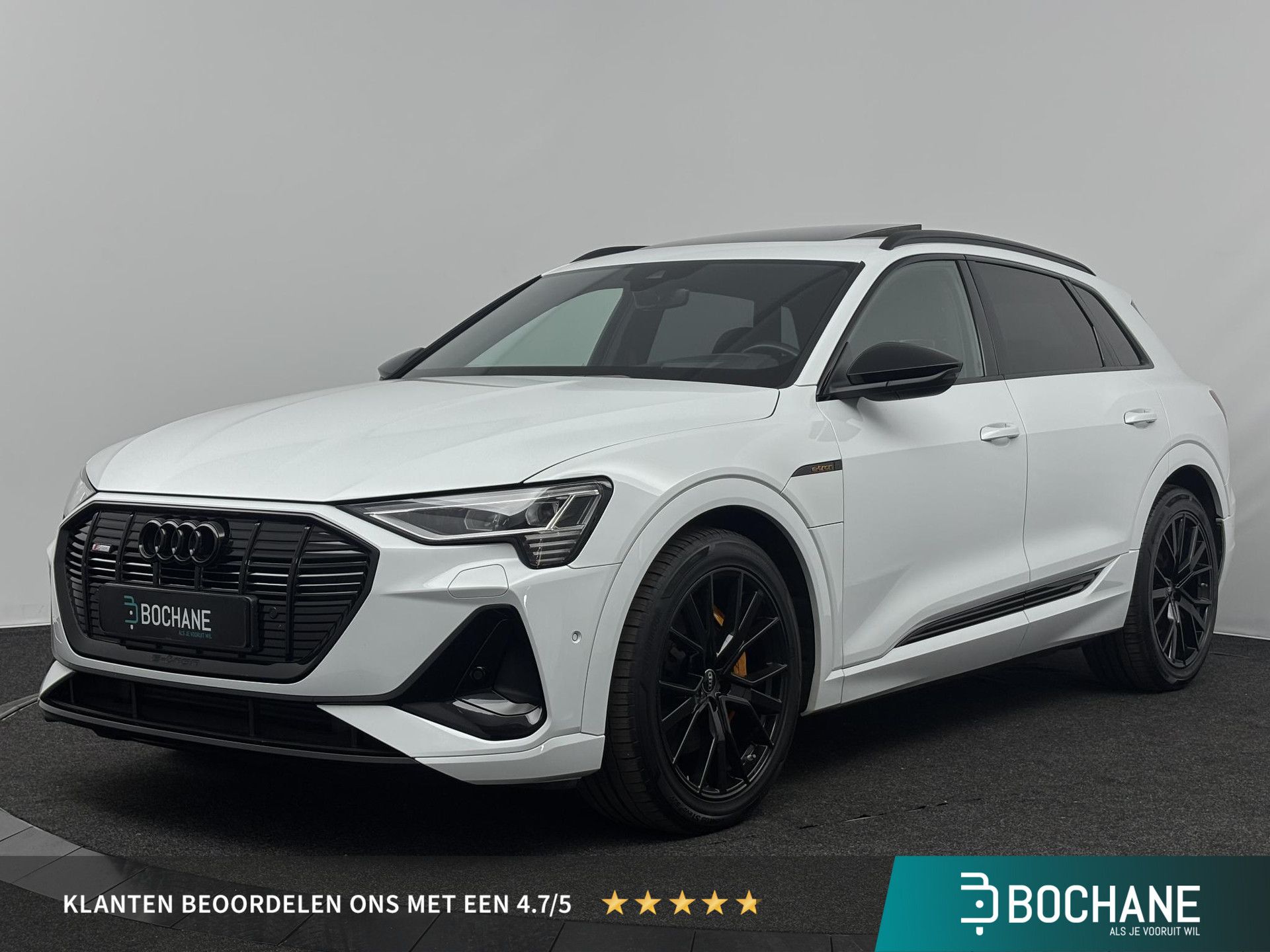 Audi e-tron met kenteken KNK-01-B – vooraanzicht