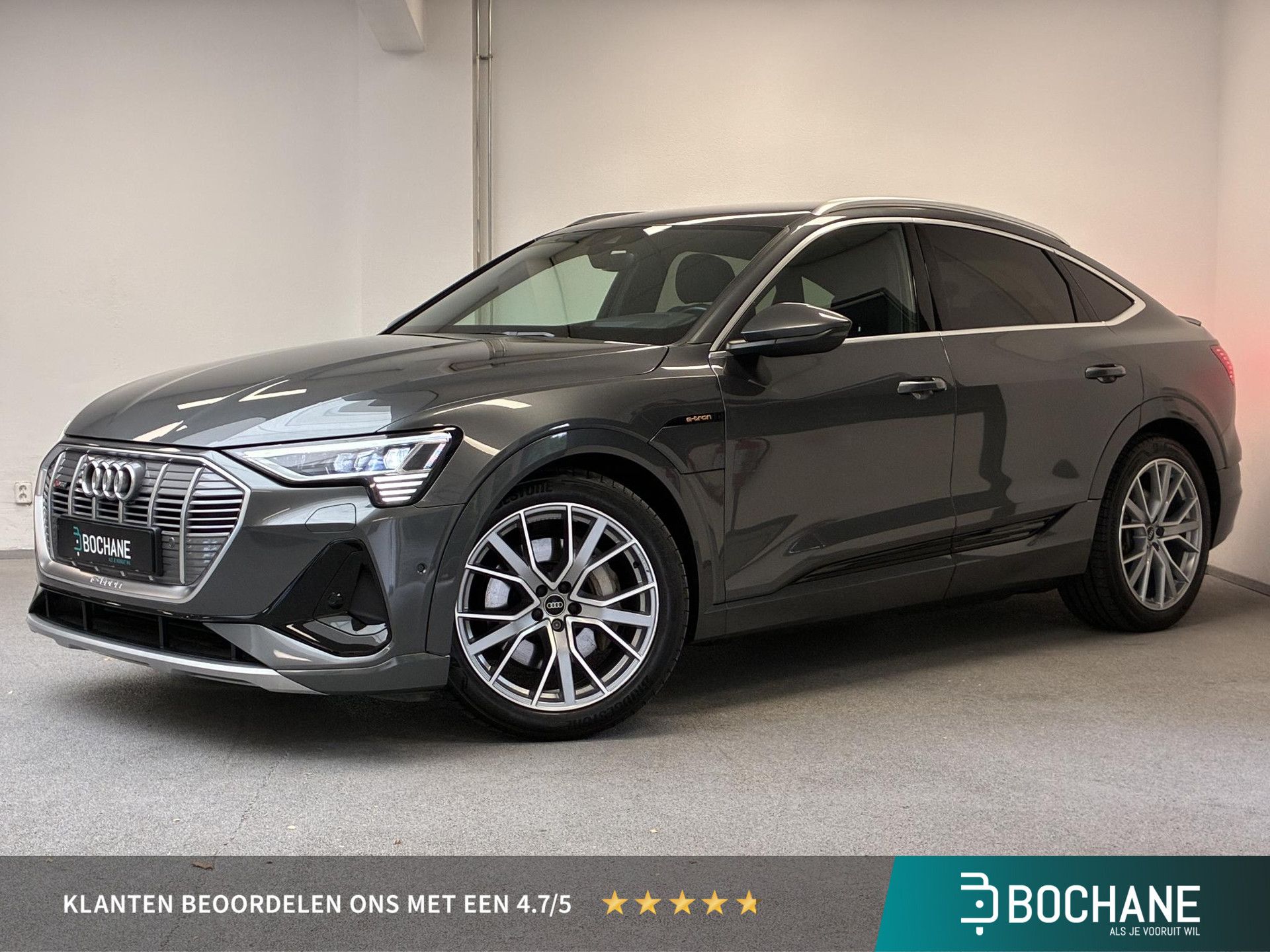 Audi e-tron met kenteken P-529-BB – vooraanzicht