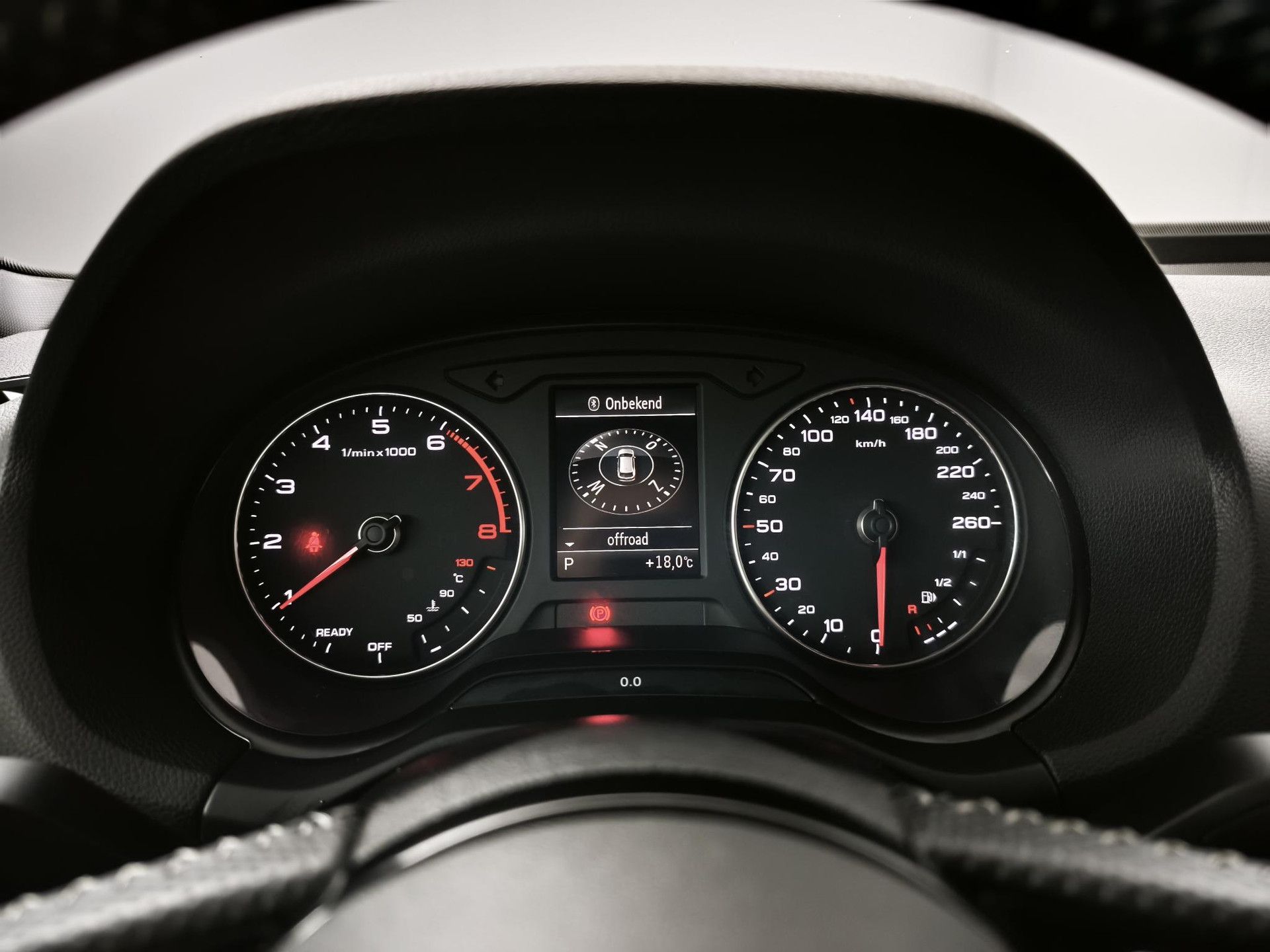 Audi Q2 met kenteken H-494-LG – dashboard
