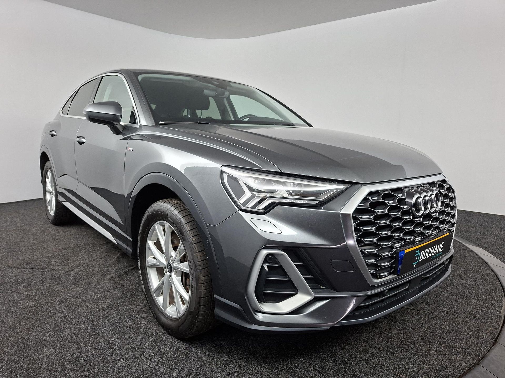 Audi Q3 met kenteken HNT-41-G – detailfoto