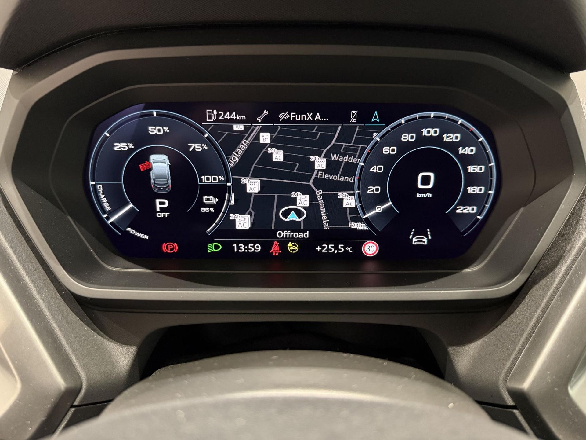 Audi Q4Sportbacke-tron met kenteken N-204-VD – interieur