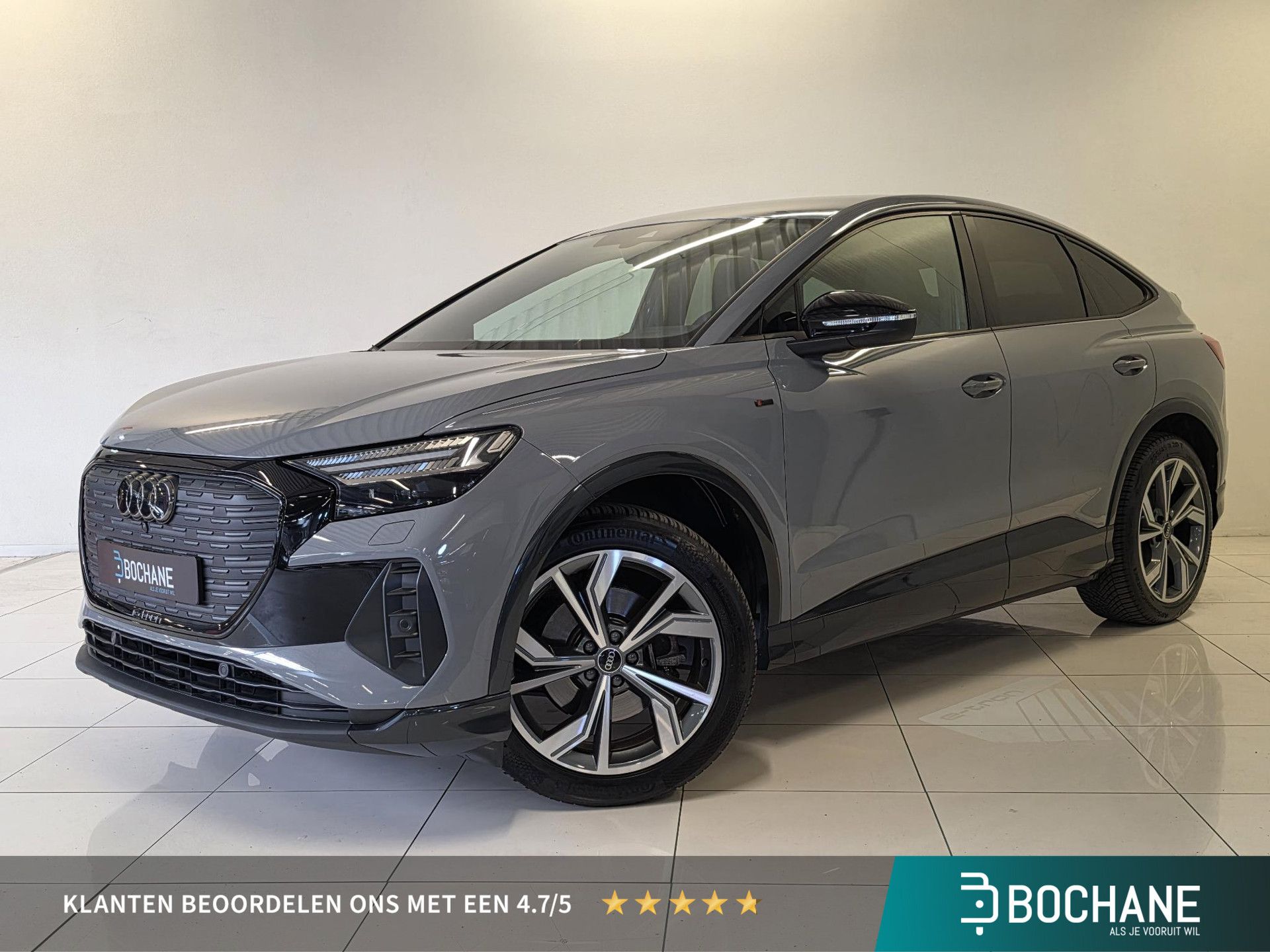 Audi Q4Sportbacke-tron met kenteken T-931-BX – vooraanzicht
