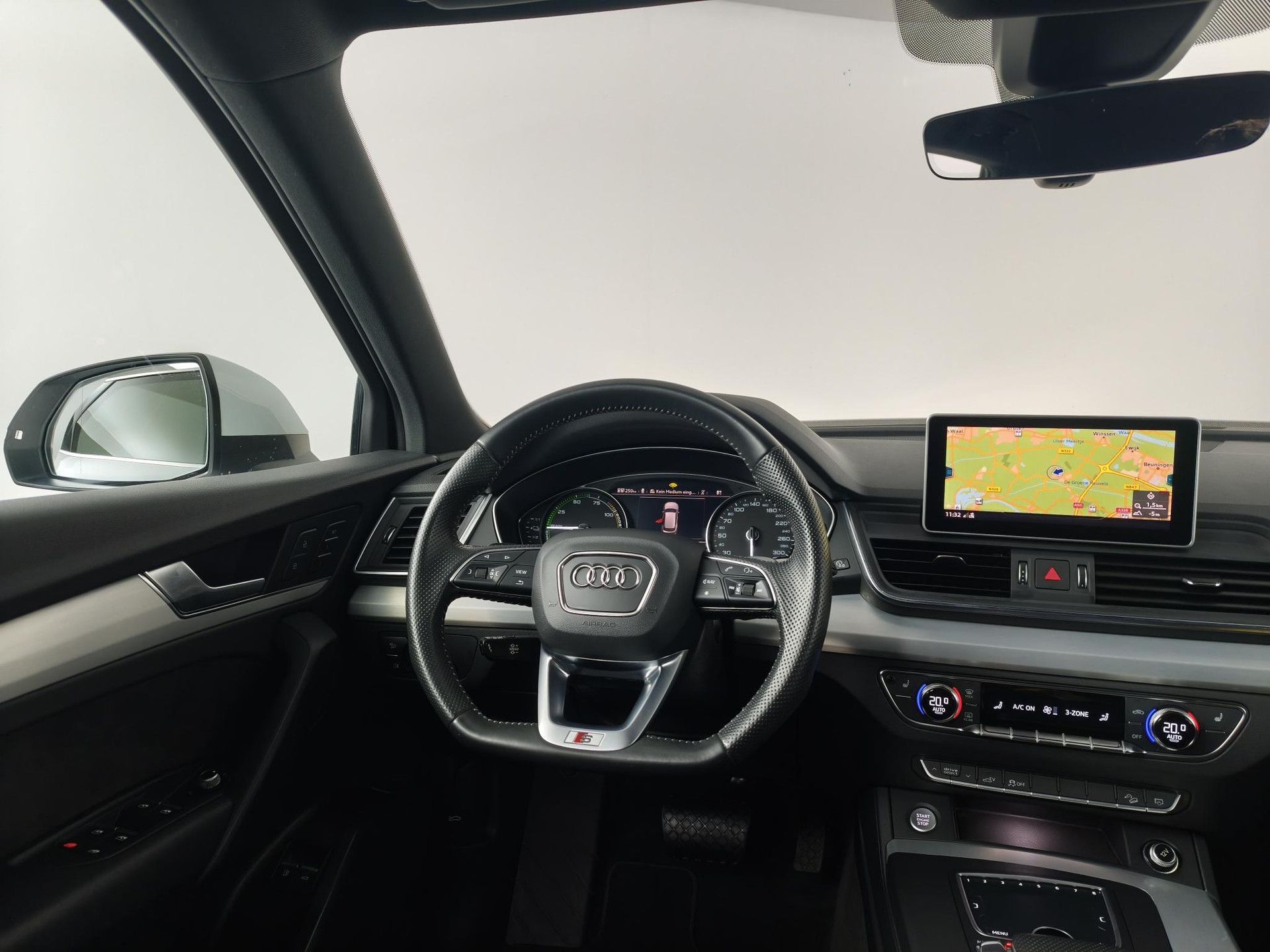 Audi Q5 met kenteken KDL-26-J – achteraanzicht