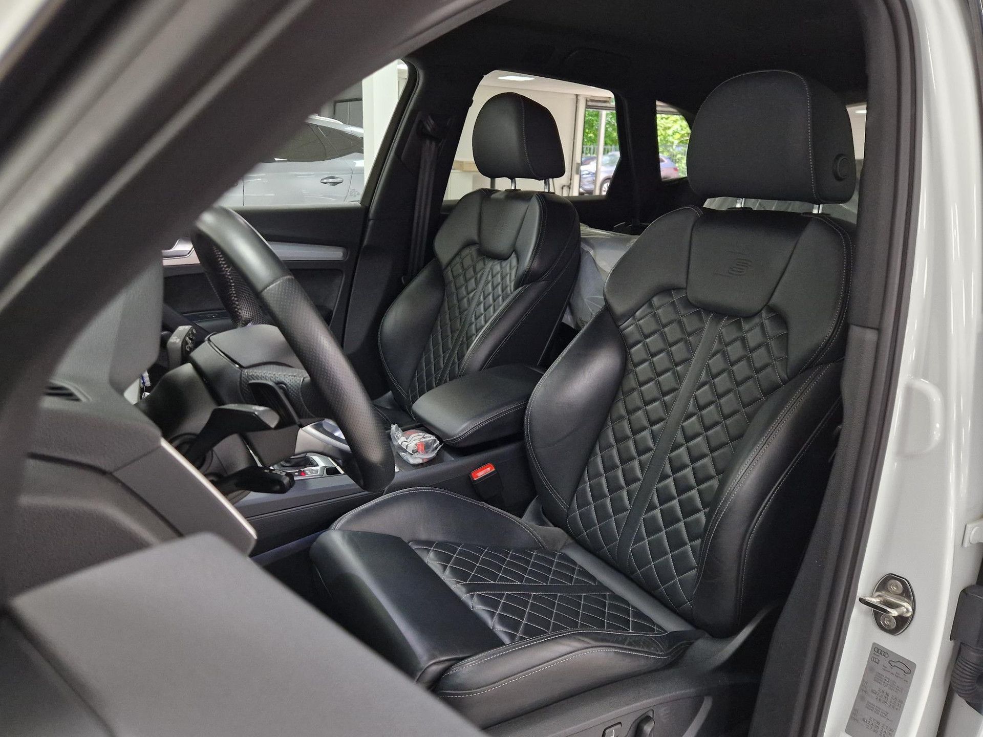 Audi Q5 met kenteken KDL-26-J – dashboard