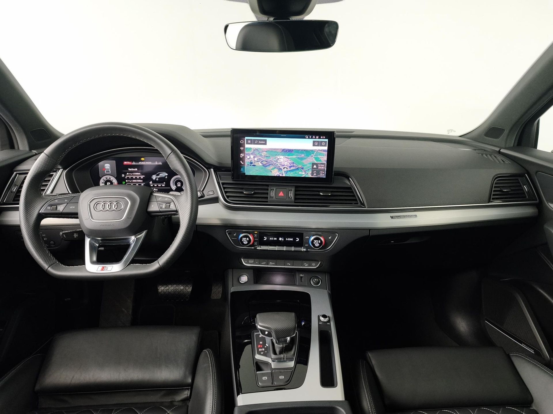 Audi Q5 met kenteken KHD-91-F – interieur