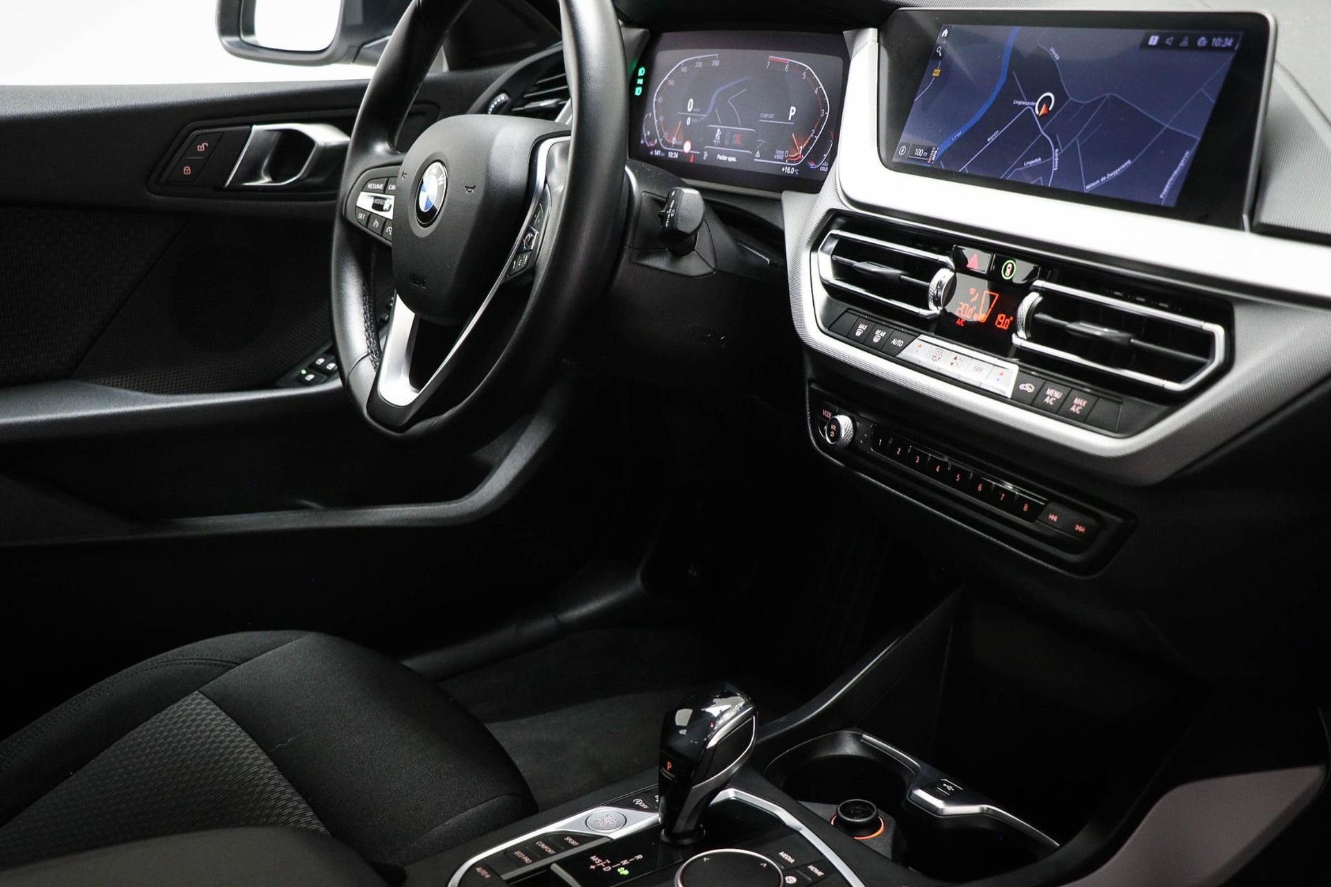 BMW 1-serie met kenteken N-151-KK – interieur