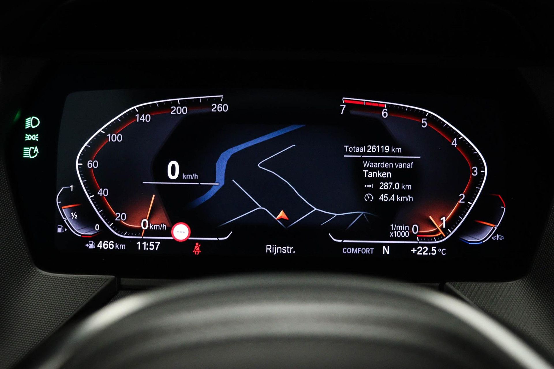 BMW 1-serie met kenteken R-128-XL – dashboard