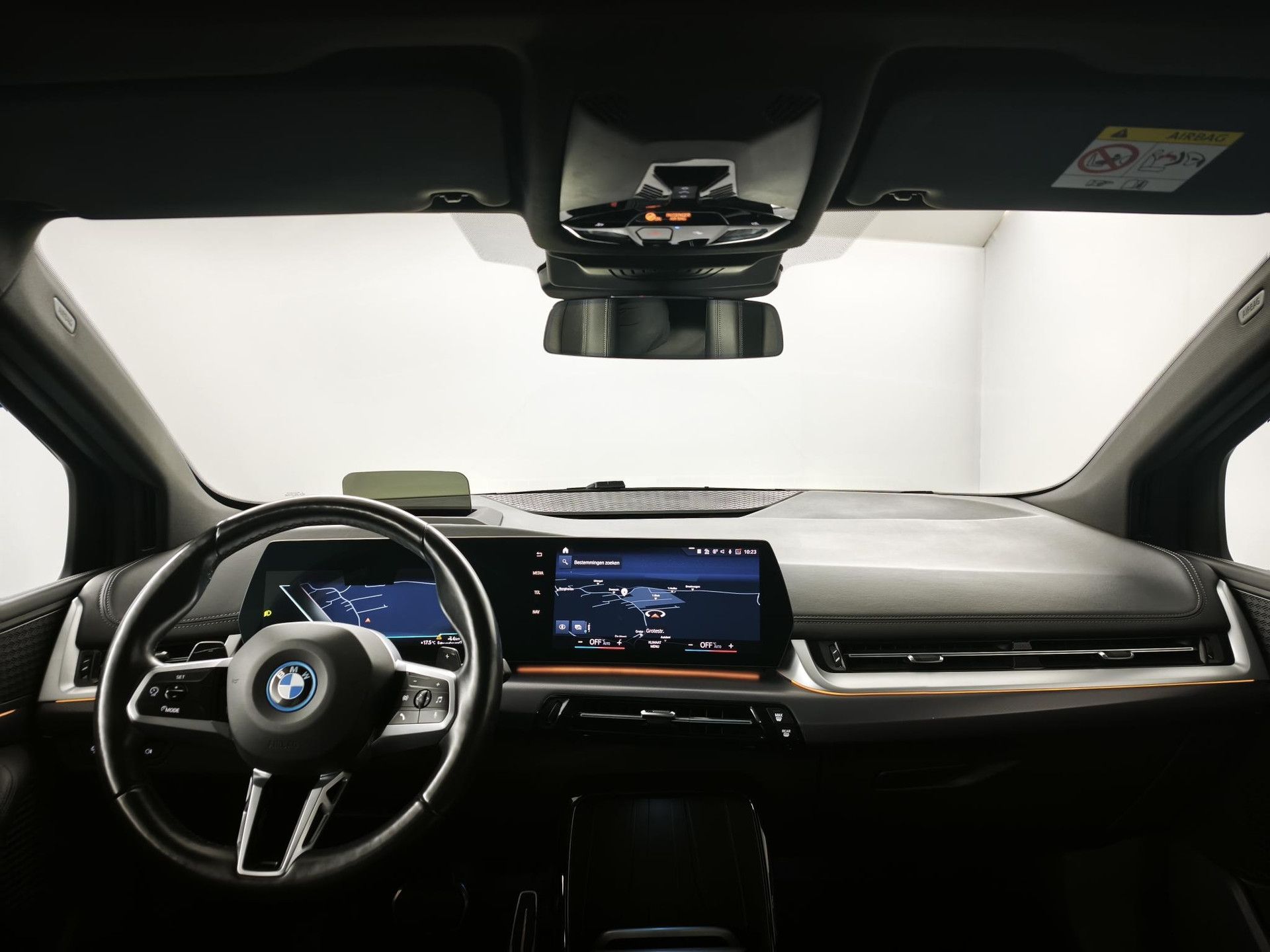 BMW 2-serie met kenteken JBN-56-J – interieur