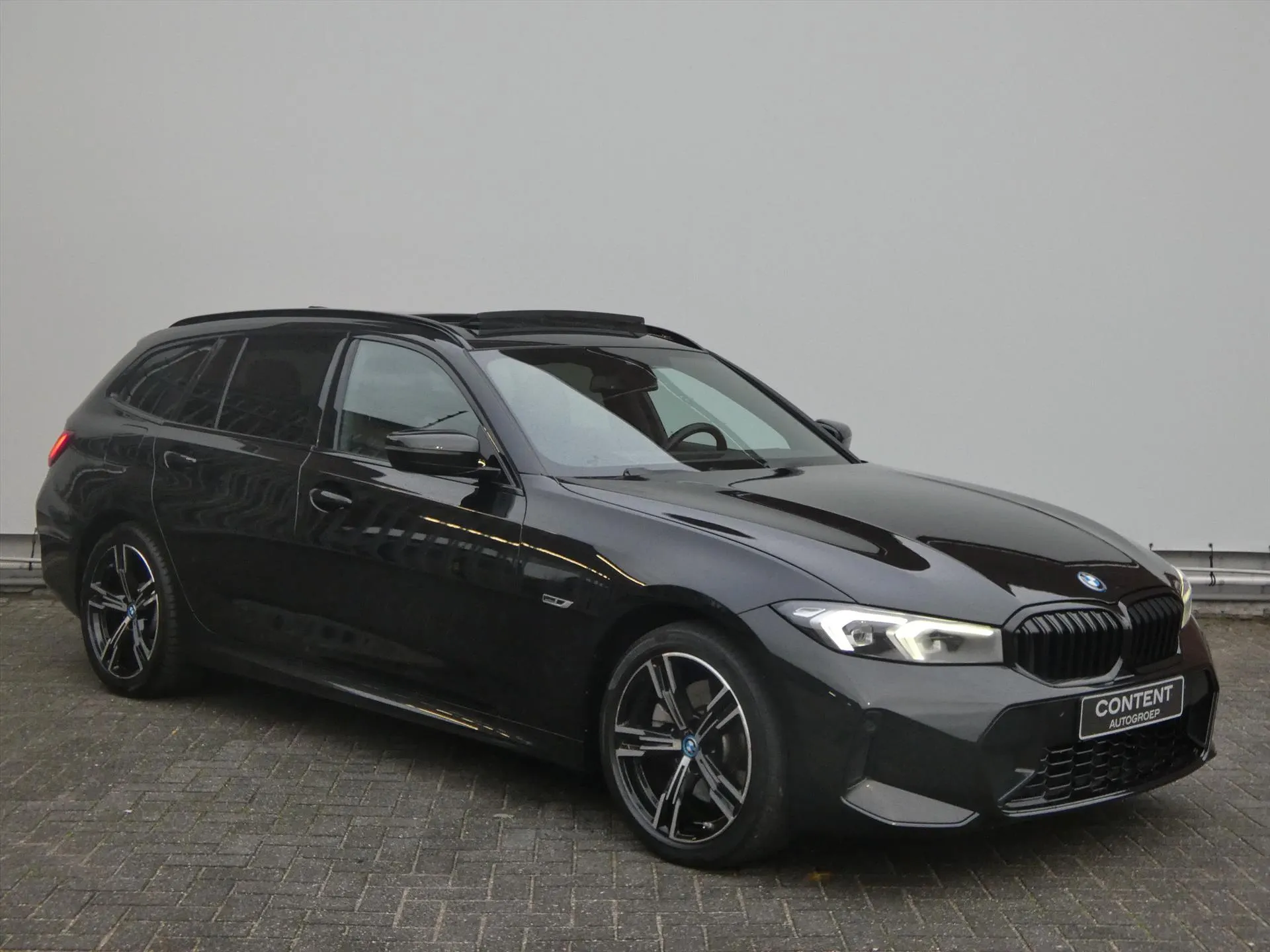 BMW 3-Serie met kenteken JPD-08-P – interieur