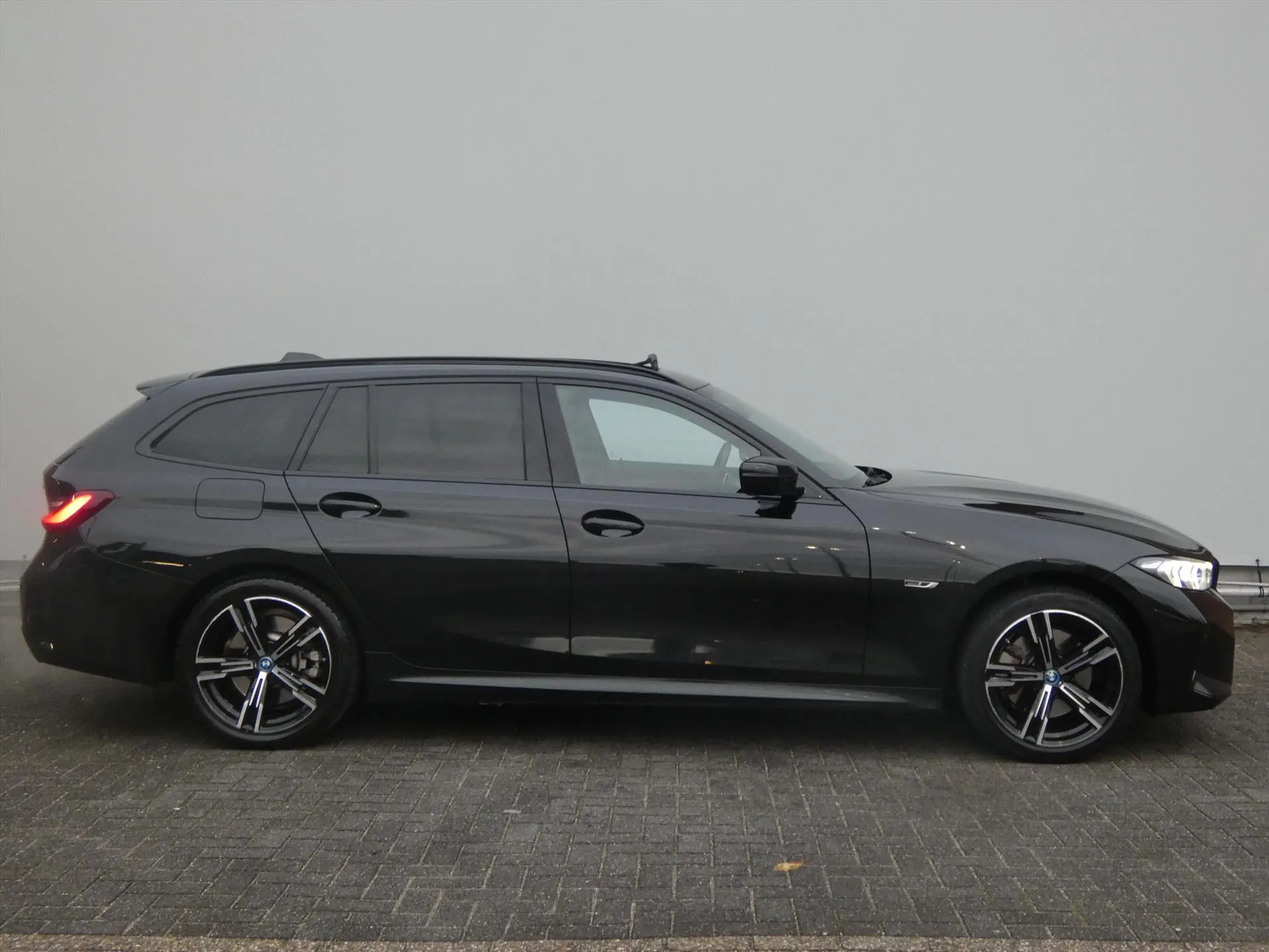 BMW 3-Serie met kenteken JPD-08-P – dashboard