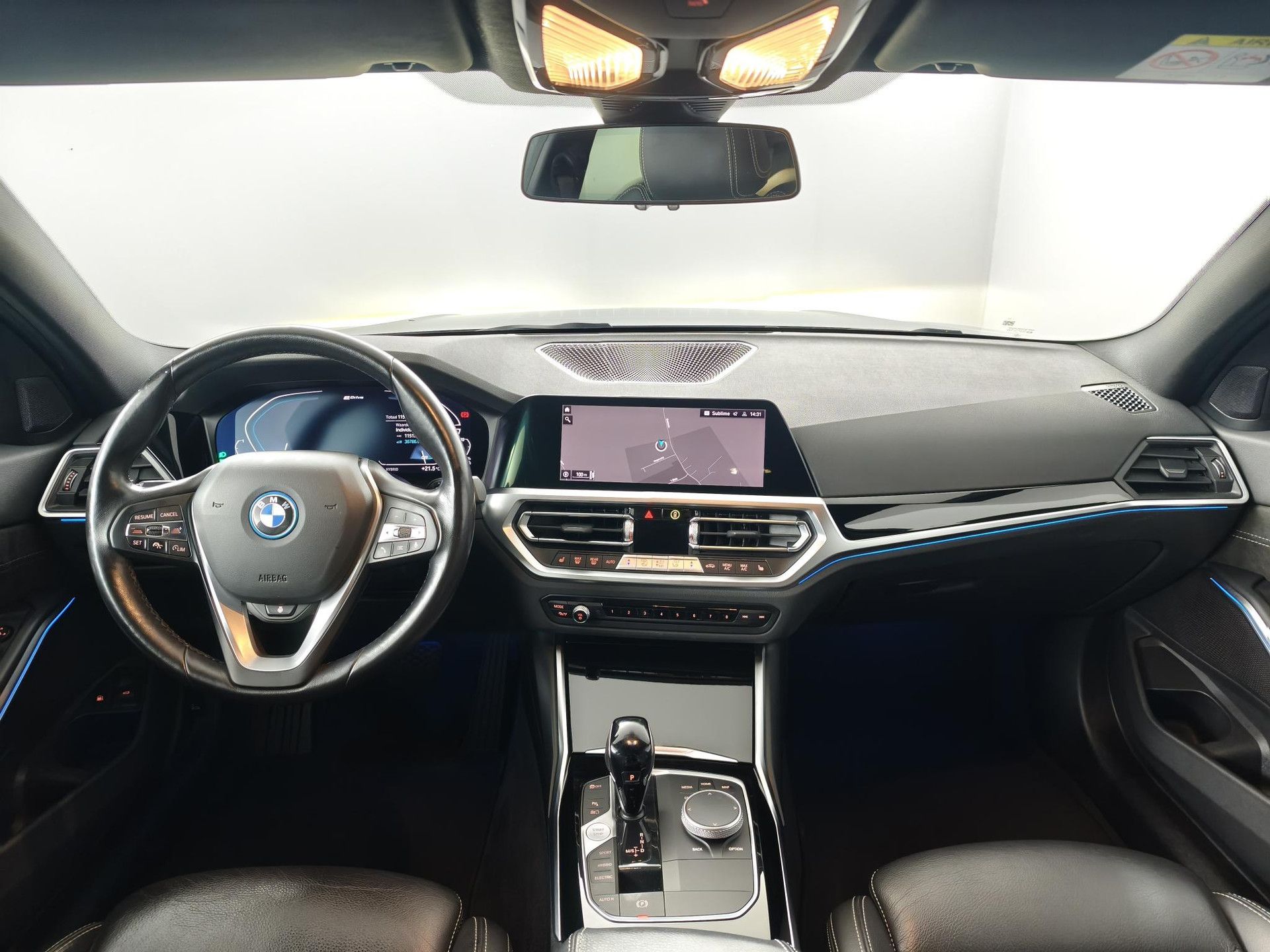 BMW 3-Serie met kenteken KKJ-71-V – interieur