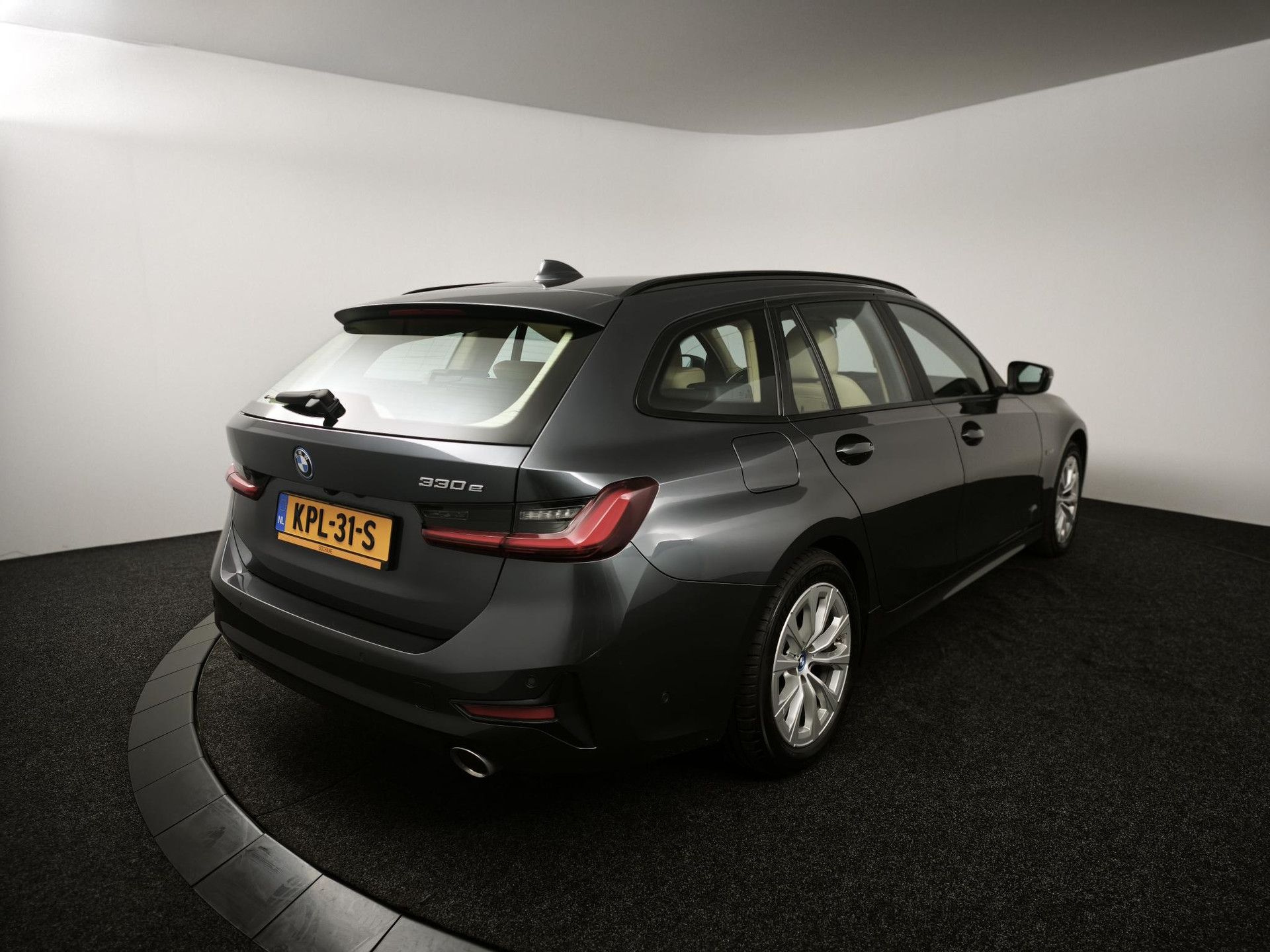BMW 3-Serie met kenteken KPL-31-S – achteraanzicht