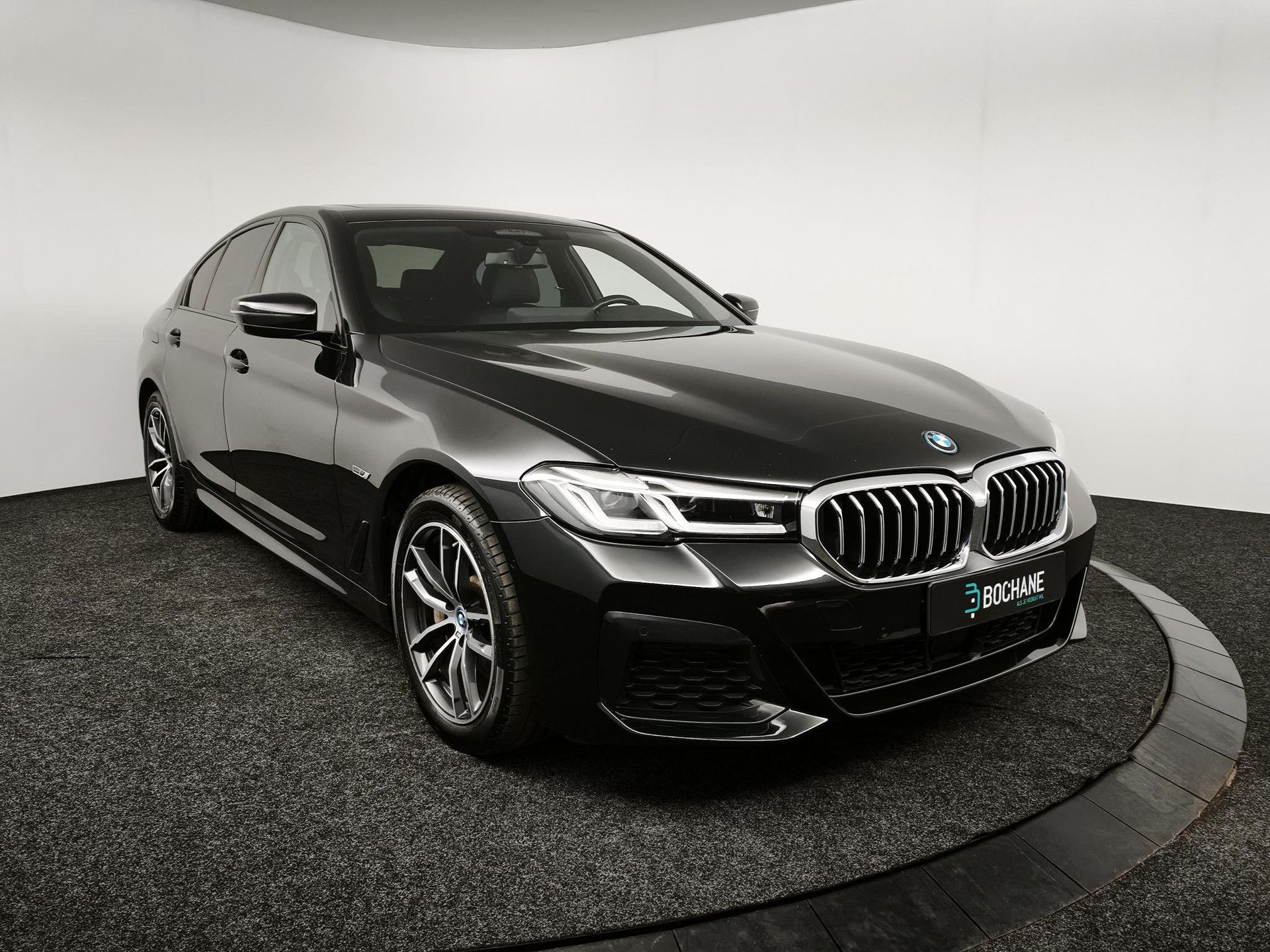 BMW 5-serie met kenteken KKV-77-J – detailfoto