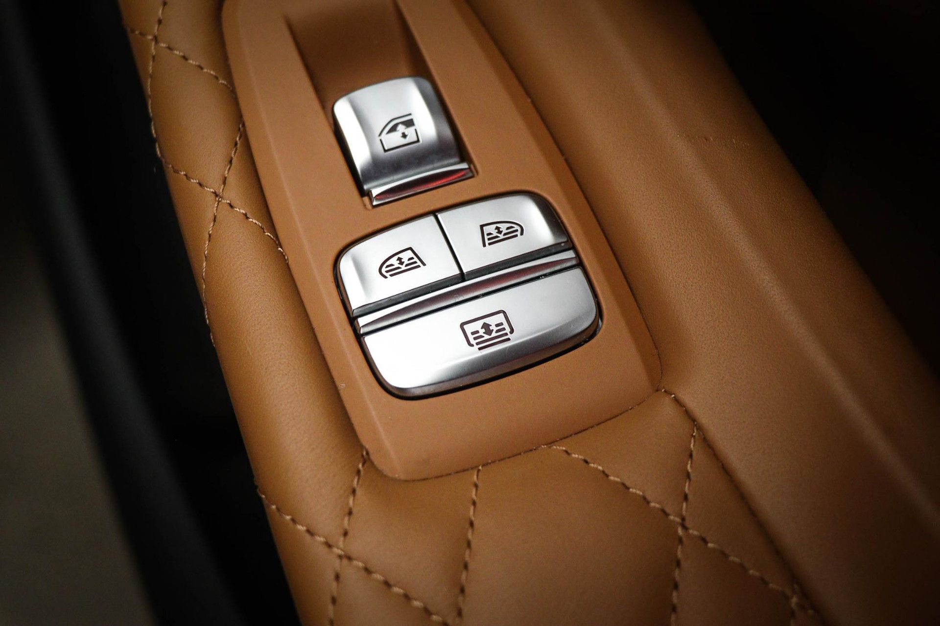 BMW 7-serie met kenteken G-400-KX – dashboard