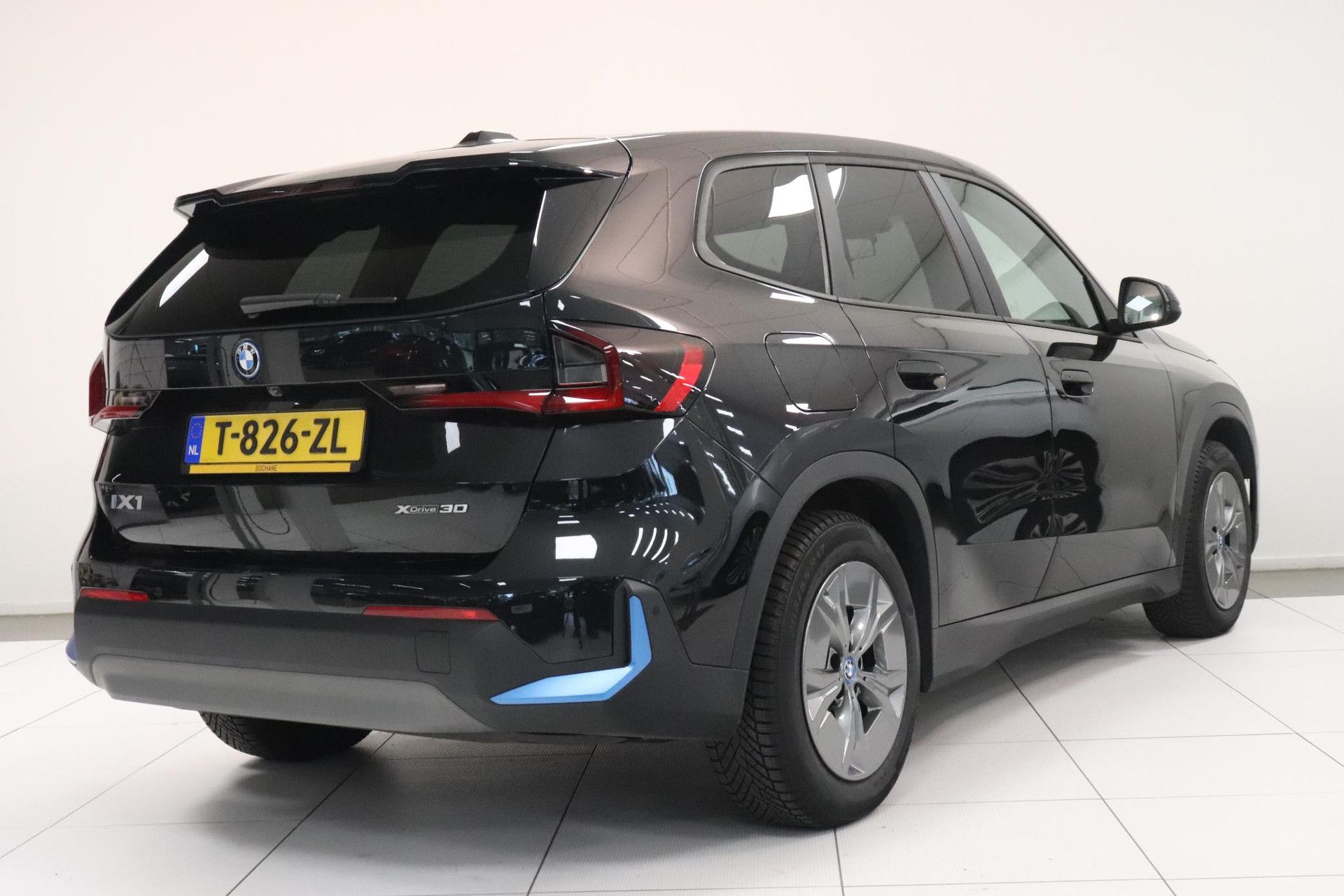 BMW iX1 met kenteken T-826-ZL – detailfoto