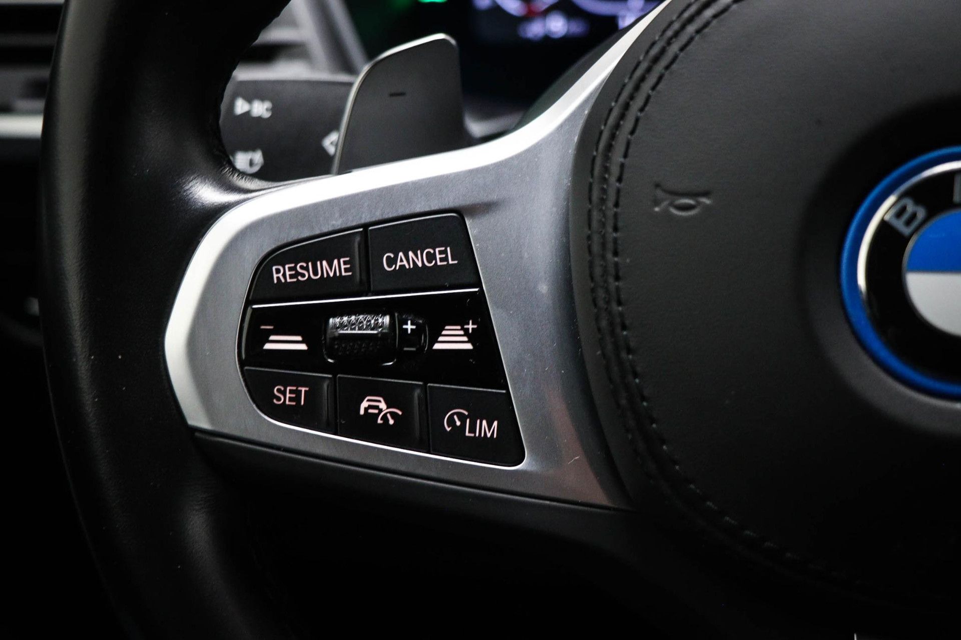BMW X3 met kenteken KGF-51-X – dashboard