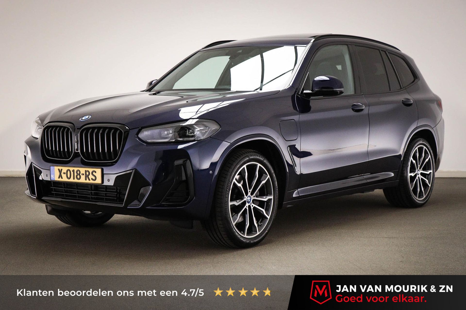 BMW X3 met kenteken X-018-RS – vooraanzicht