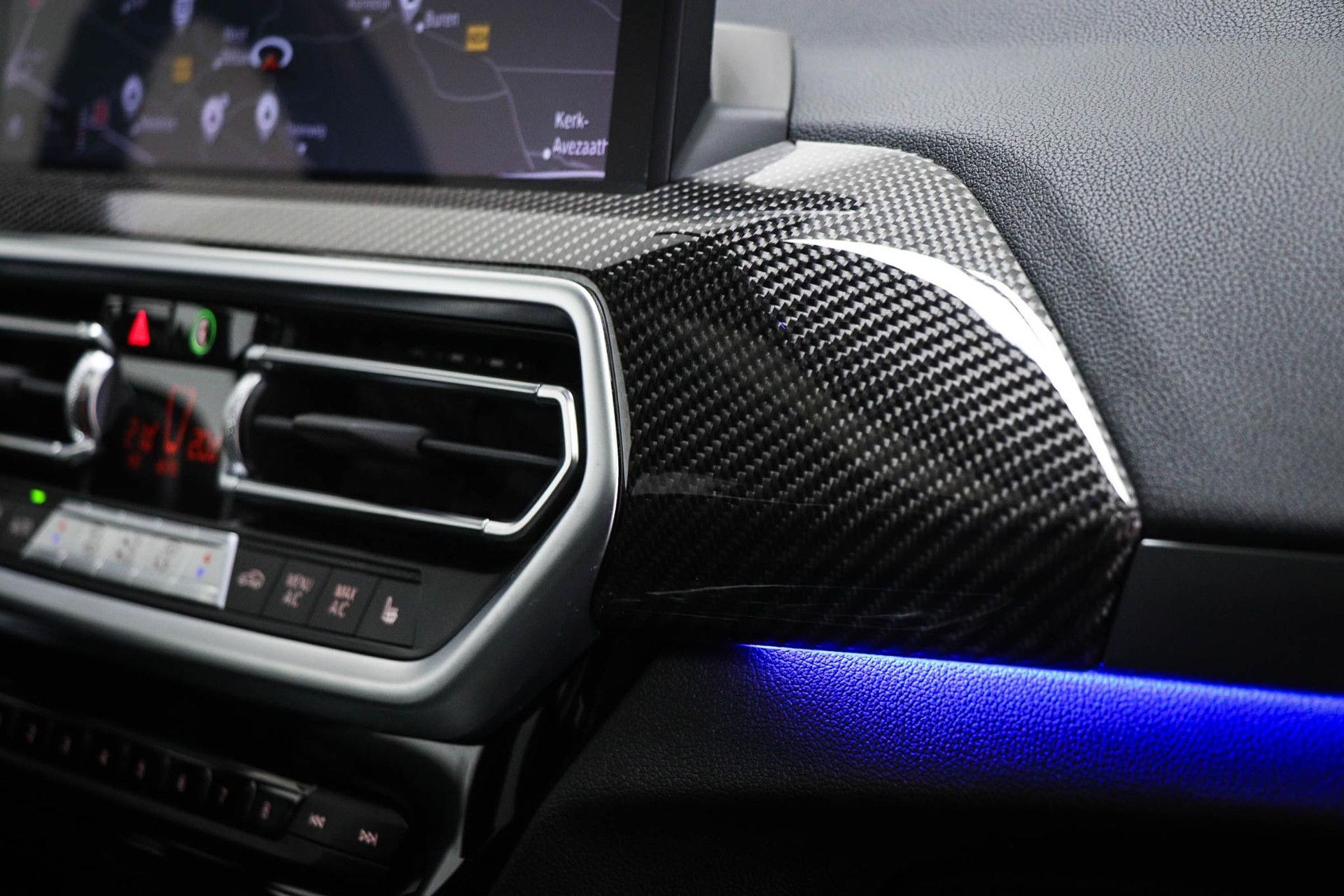 BMW X4 met kenteken P-847-FN – dashboard