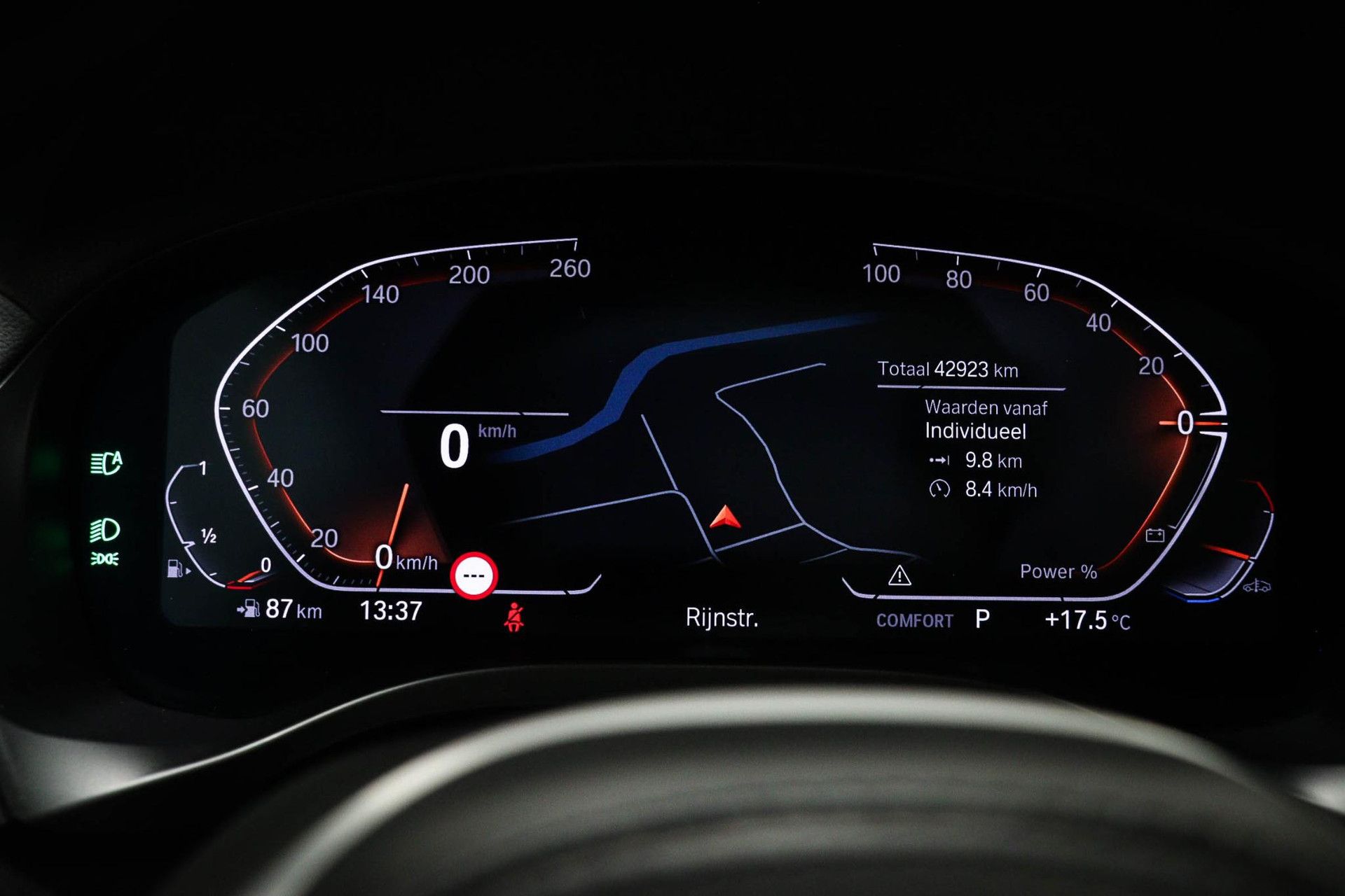 BMW X4 met kenteken P-847-FN – detailfoto