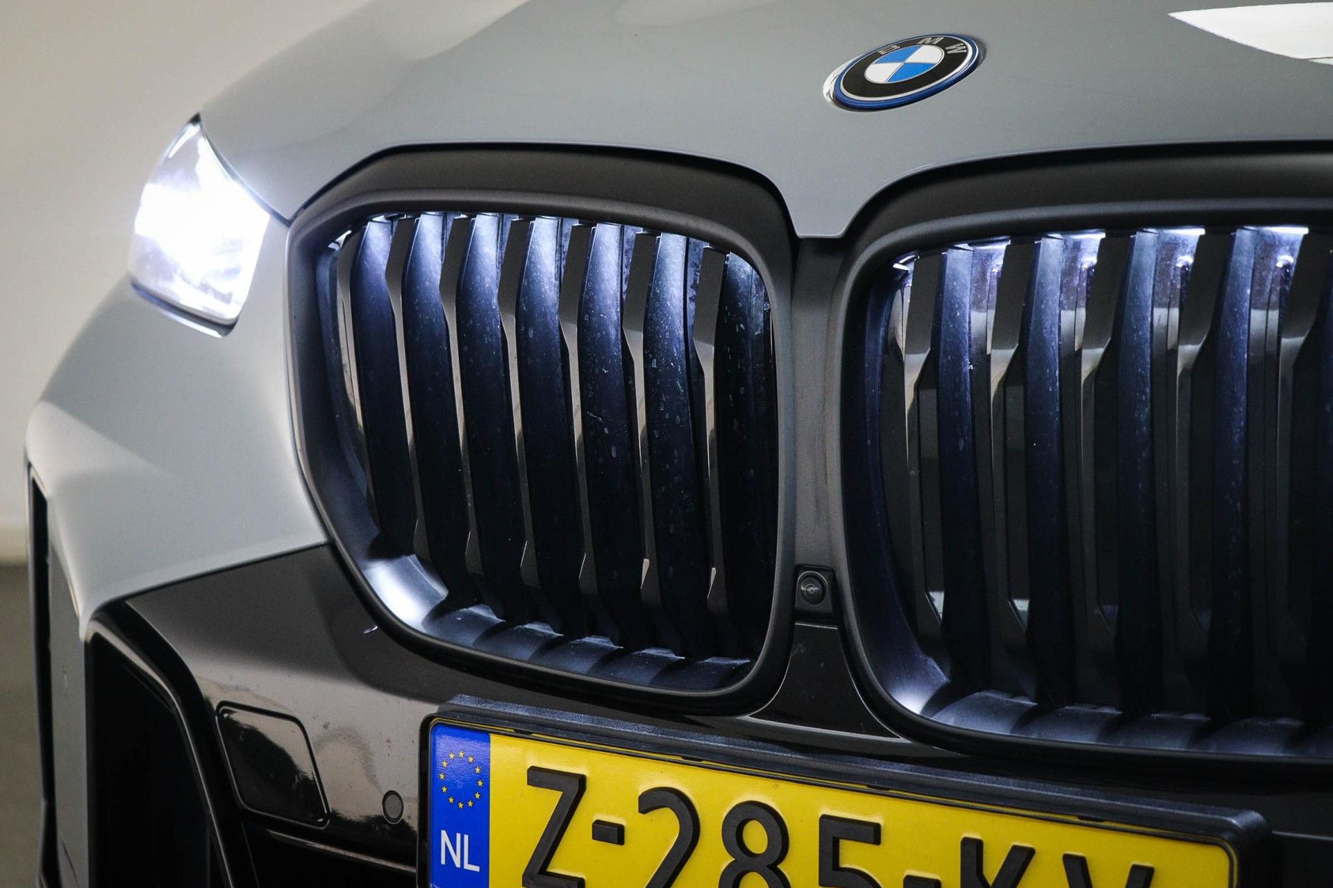 BMW X5 met kenteken Z-285-KV – achteraanzicht