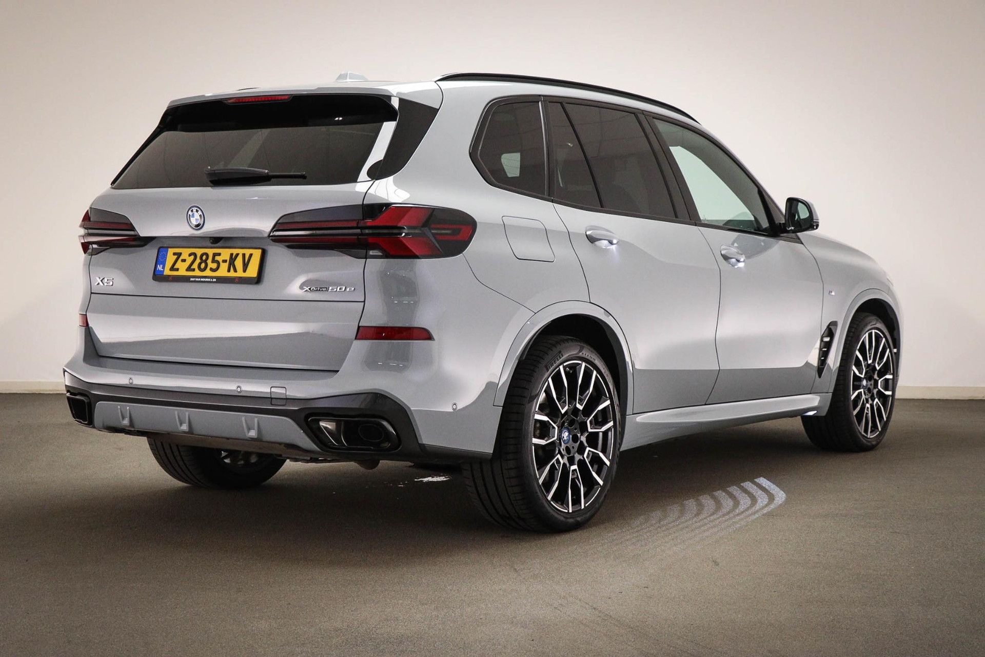 BMW X5 met kenteken Z-285-KV – interieur