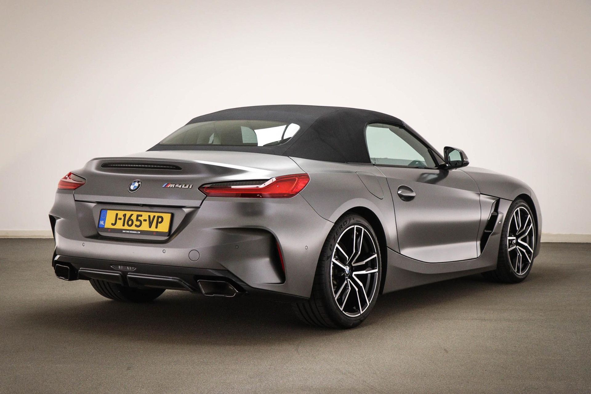 BMW Z4 met kenteken J-165-VP – detailfoto