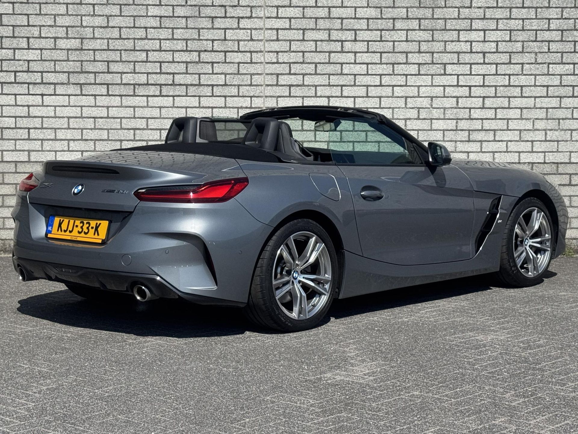 BMW Z4 met kenteken KJJ-33-K – interieur