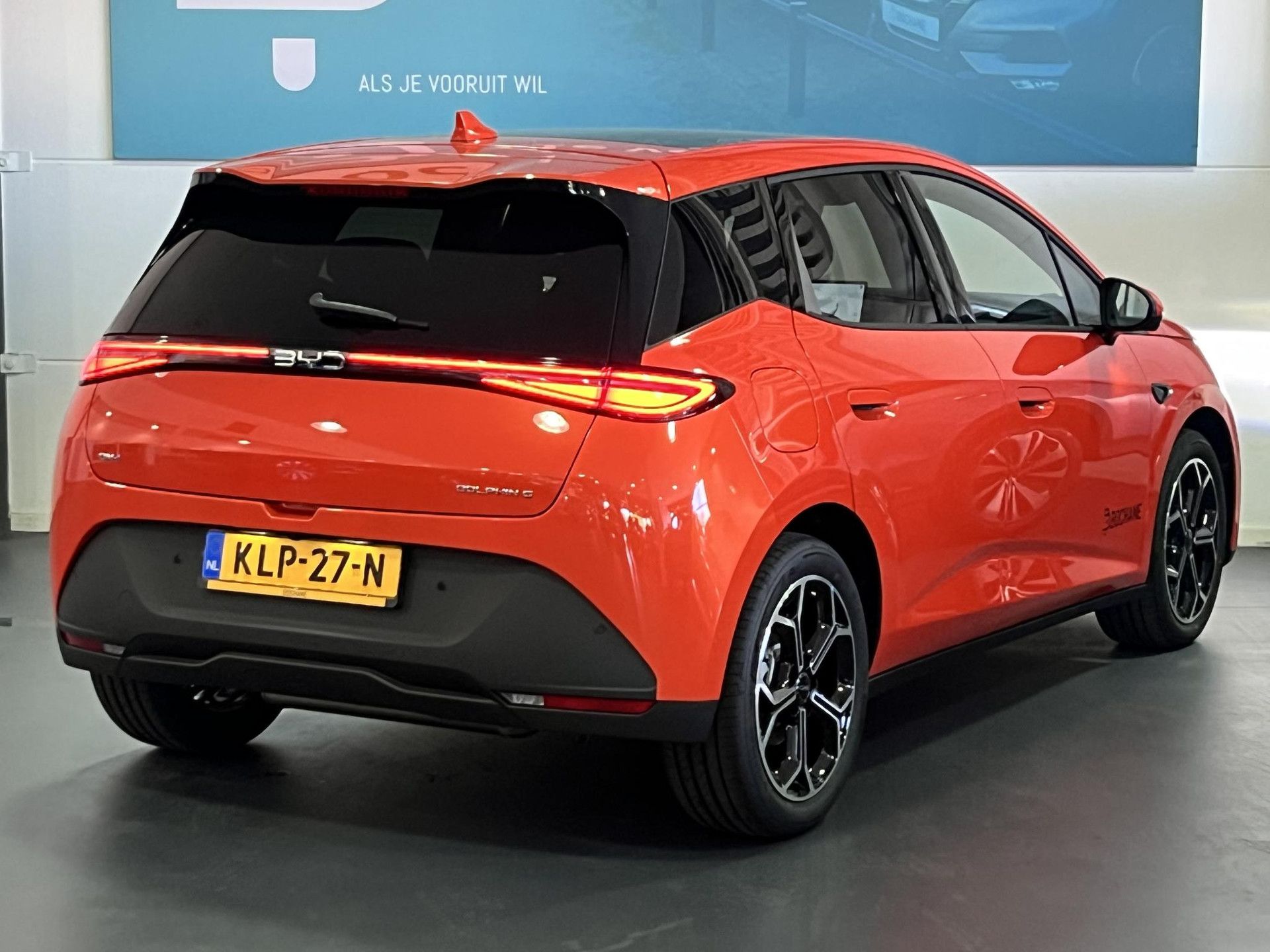 BYD DOLPHIN met kenteken KLP-27-N – achteraanzicht