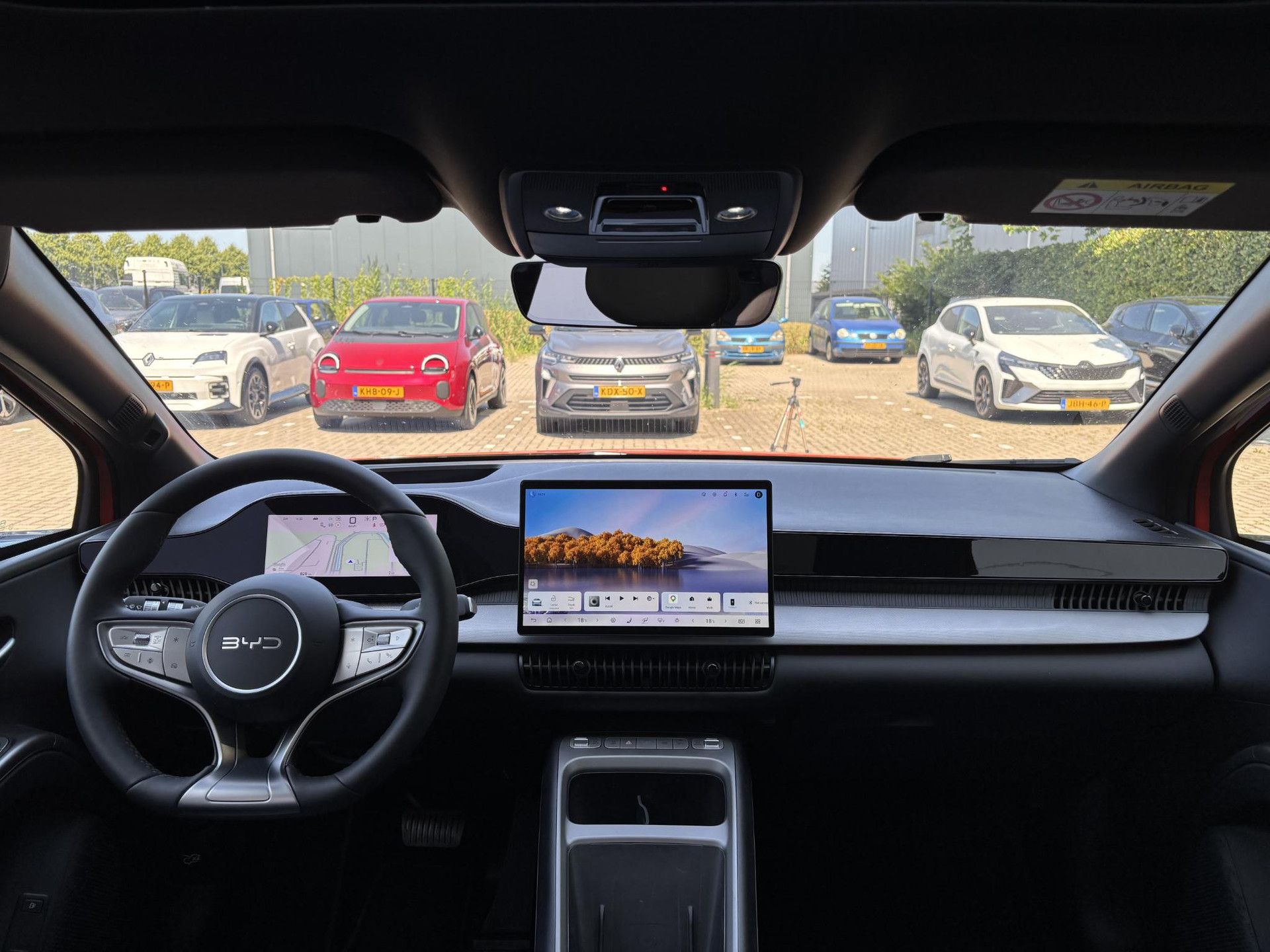 BYD DOLPHIN met kenteken KLP-95-P – interieur