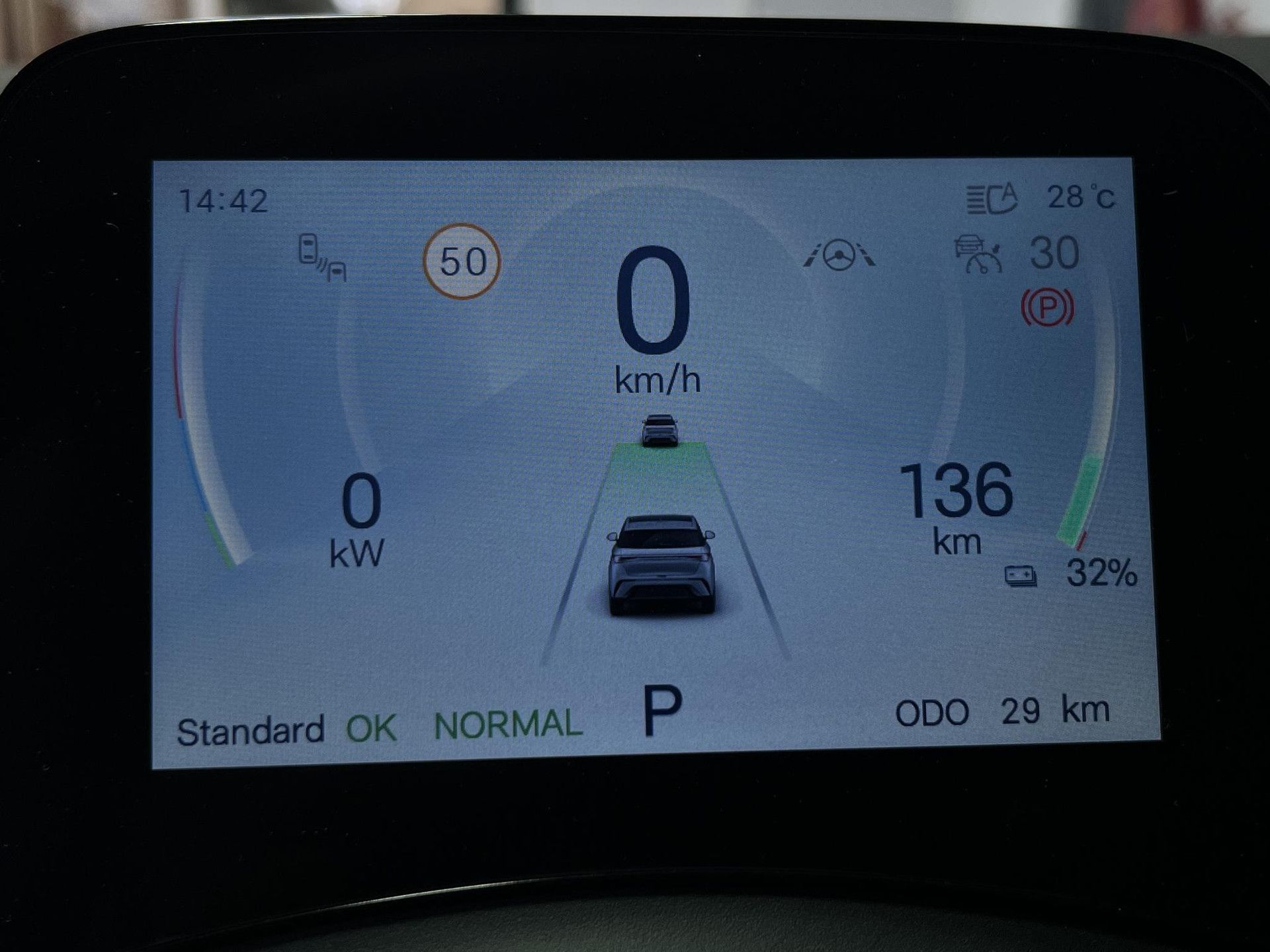 BYD DOLPHIN met kenteken KNH-97-D – dashboard