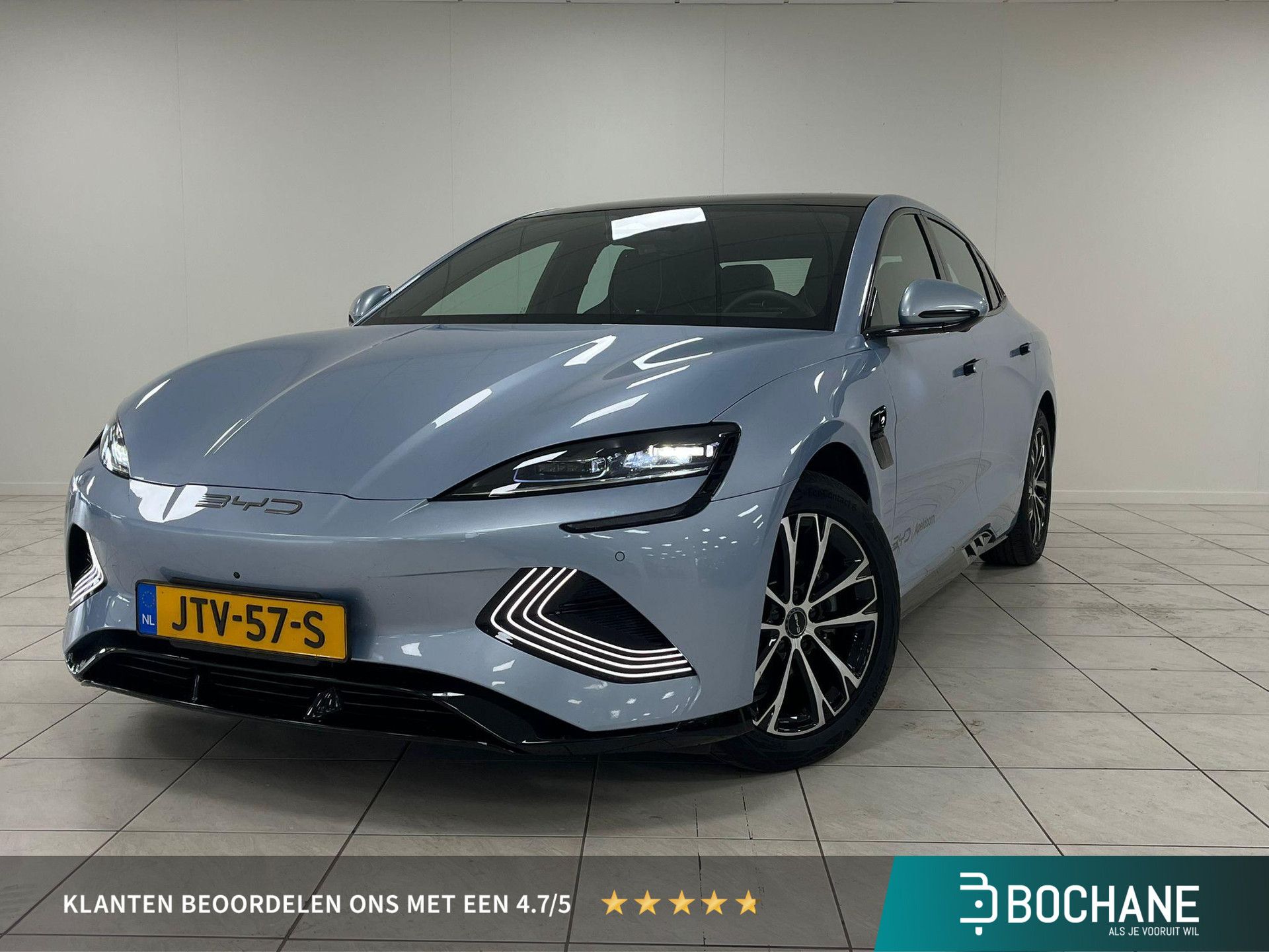 BYD SEAL met kenteken JTV-57-S – vooraanzicht