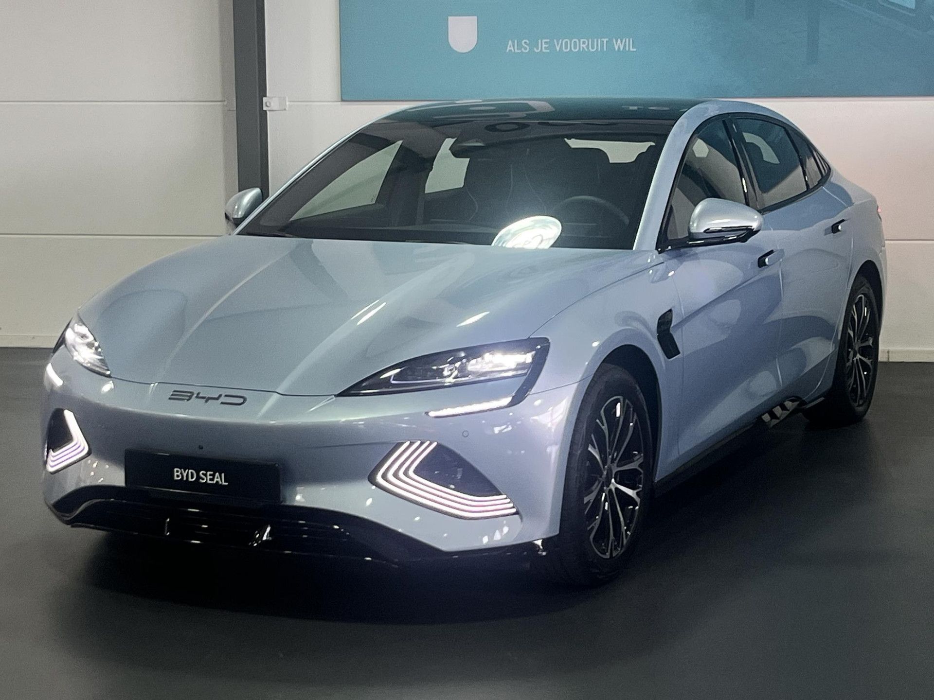 BYD SEAL met kenteken KNH-71-P – vooraanzicht